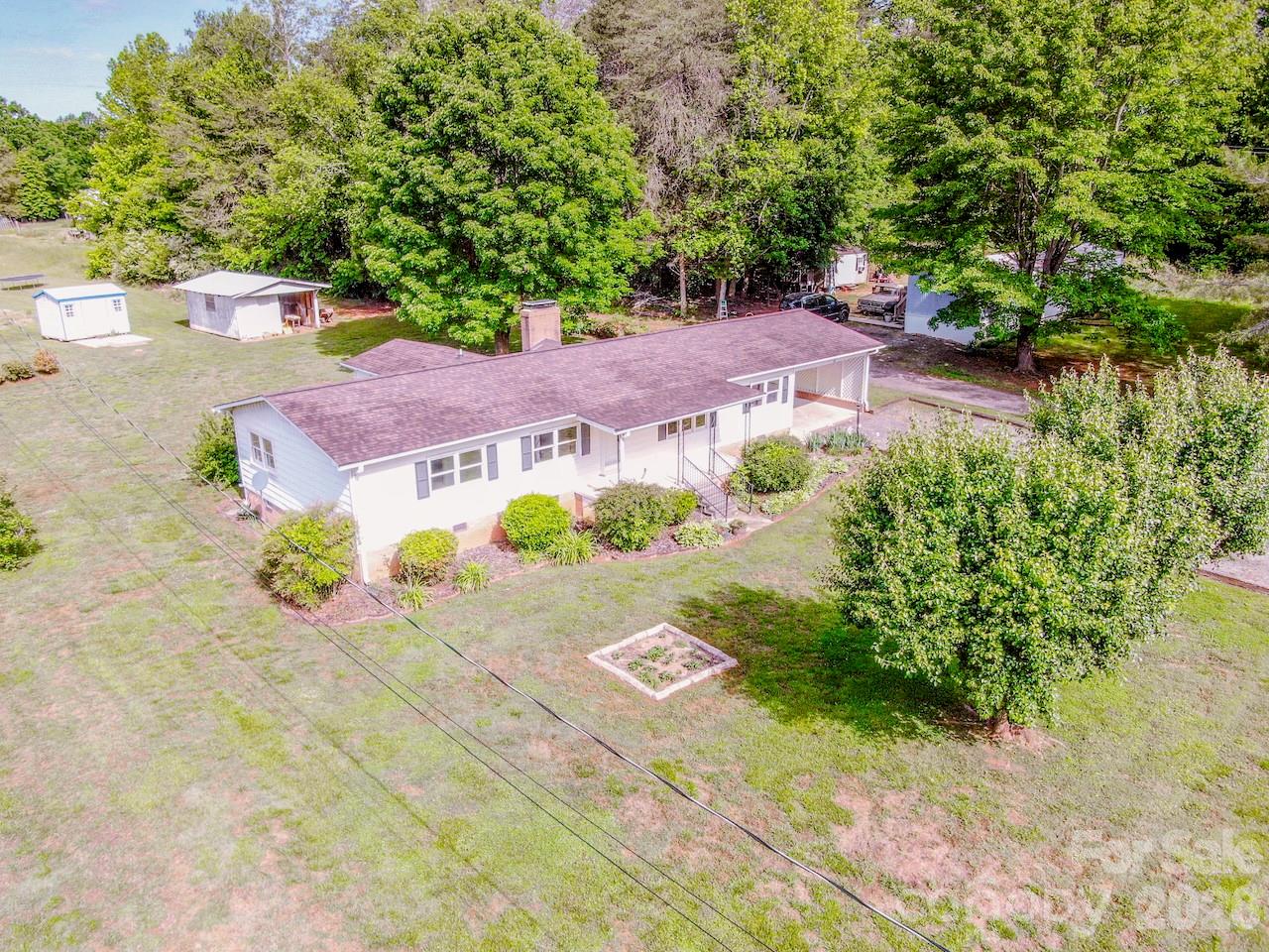 431 Cooper Farm Road — Statesville