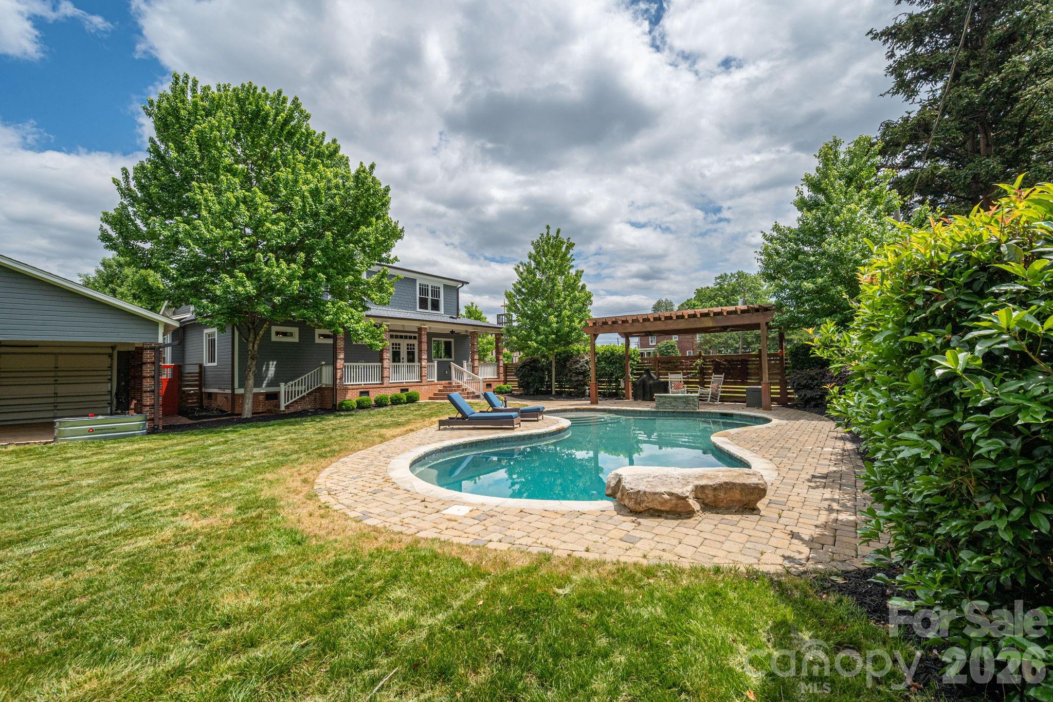 307 N Main Street — Belmont