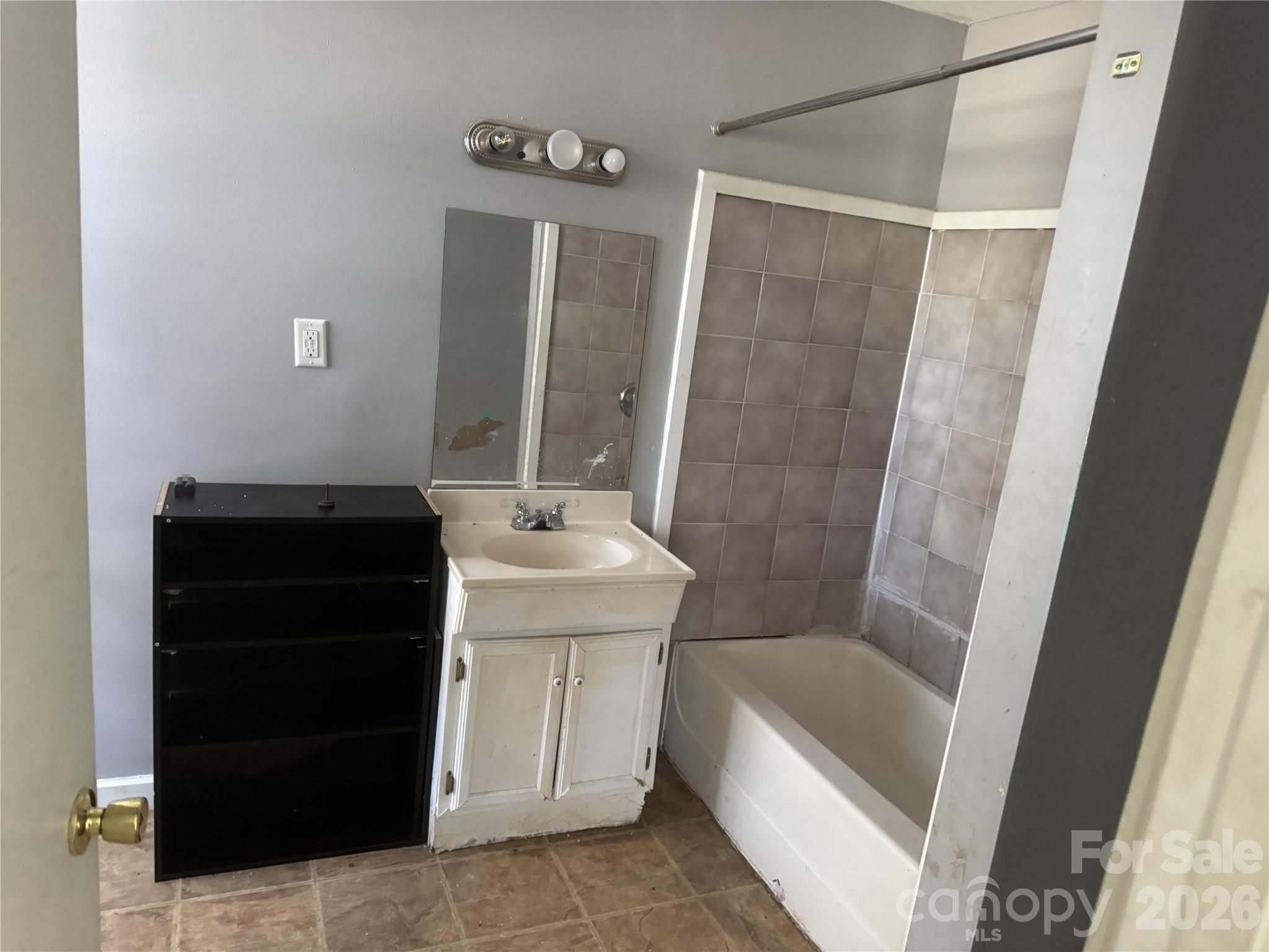 81 Eastview Circle — Asheville