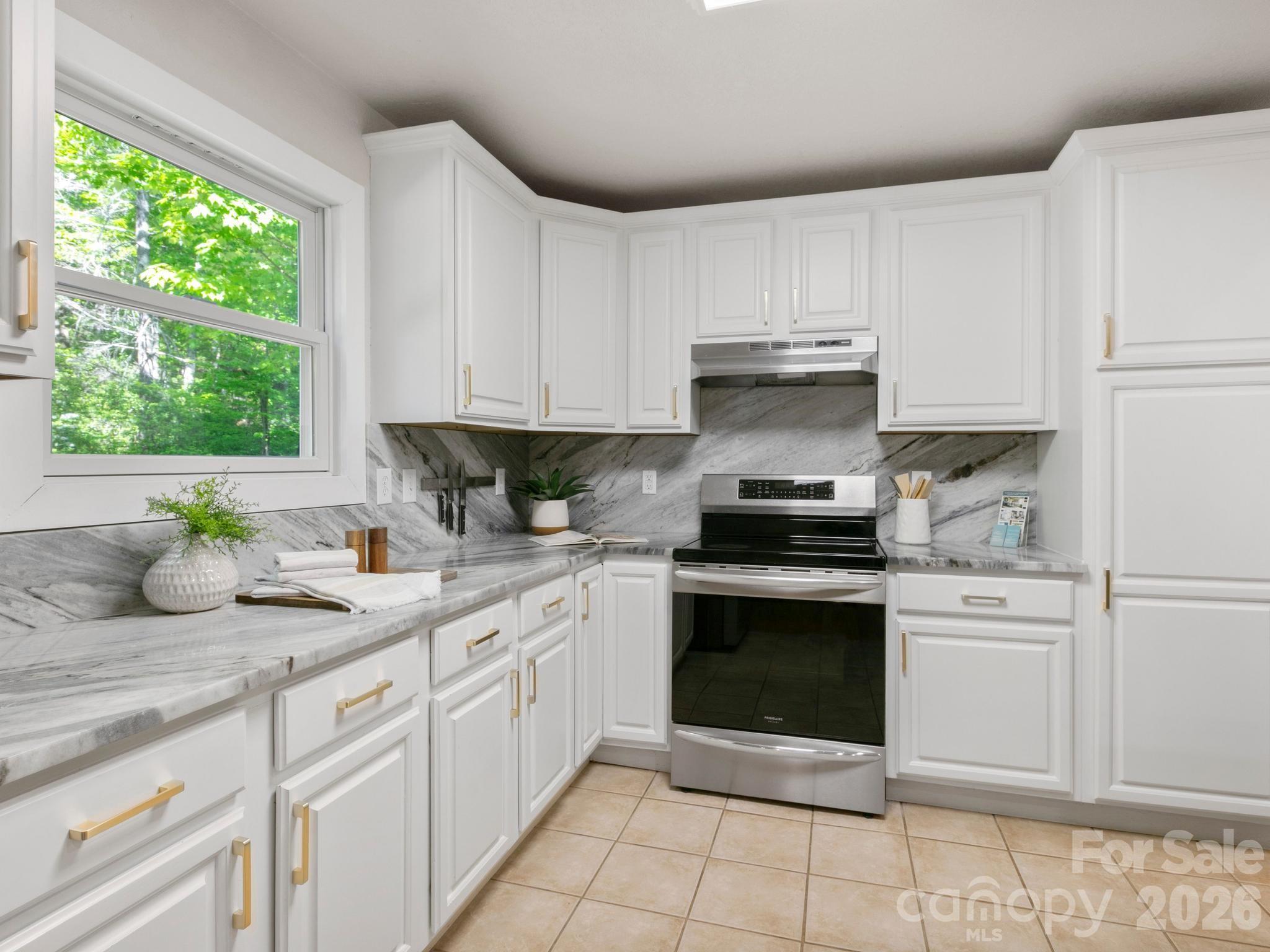 220 Jones Court — Lake Lure