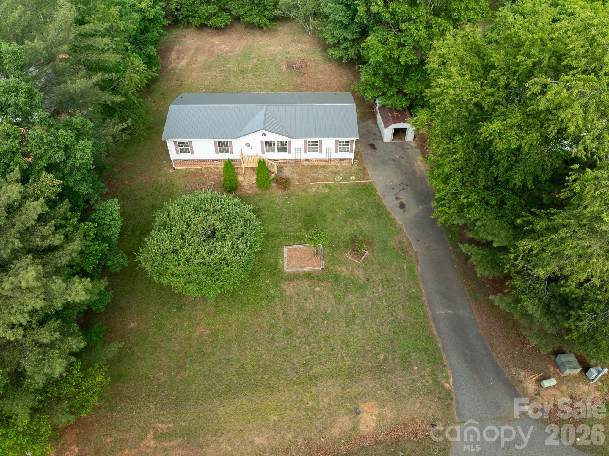 4137 Alderbrook Court — Lenoir