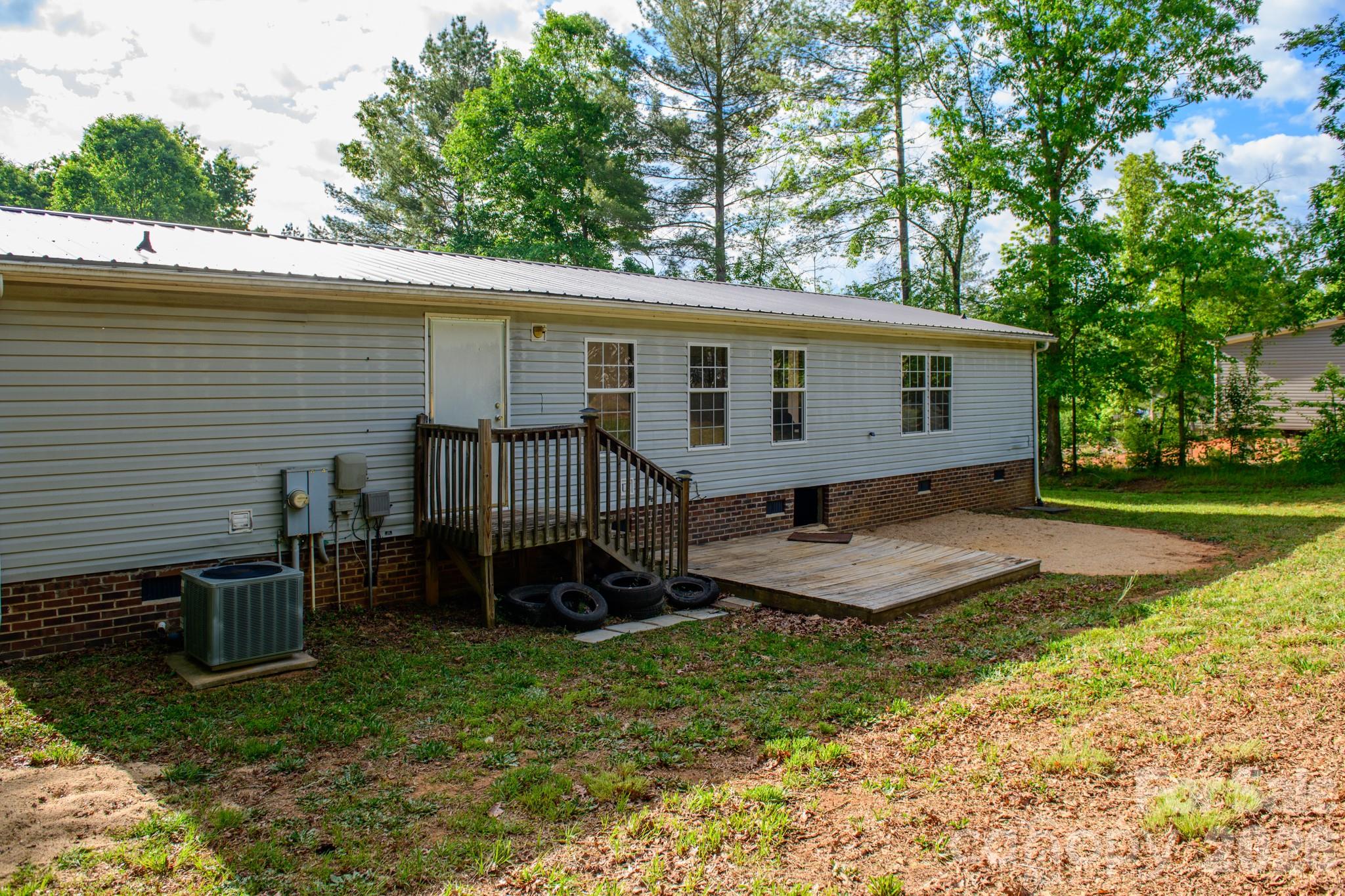 4137 Alderbrook Court — Lenoir