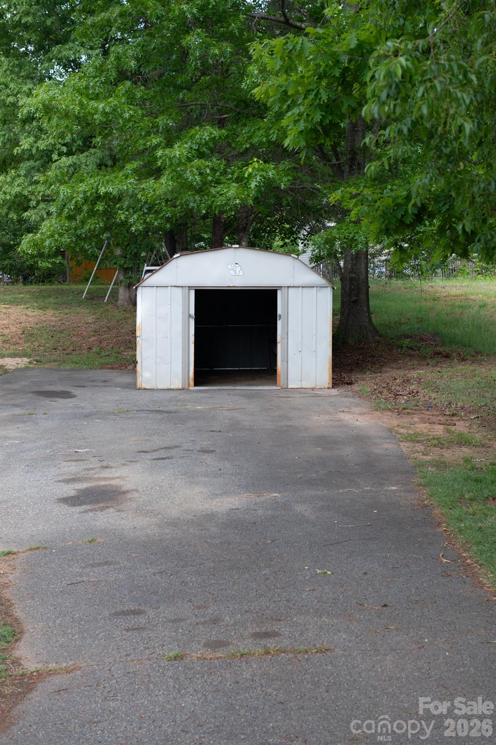 4137 Alderbrook Court — Lenoir