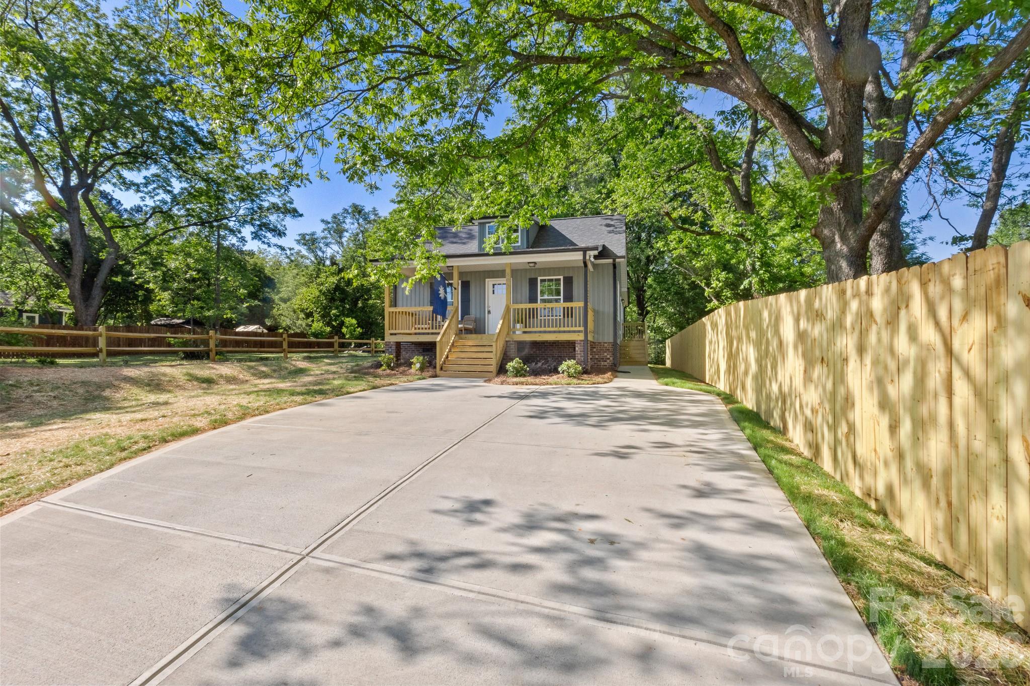 805 Hunter Street — York