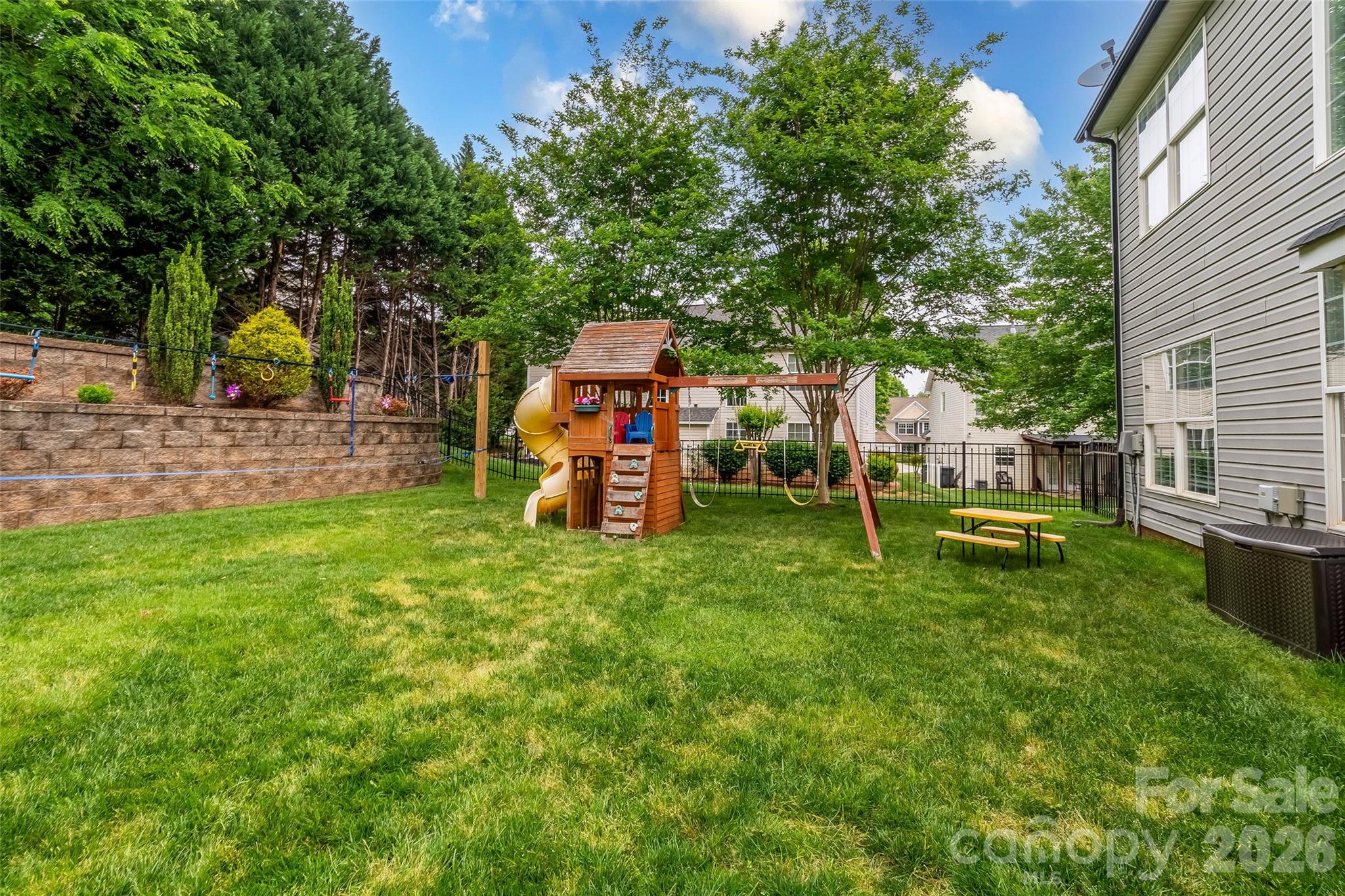 16027 Grafham Circle — Huntersville