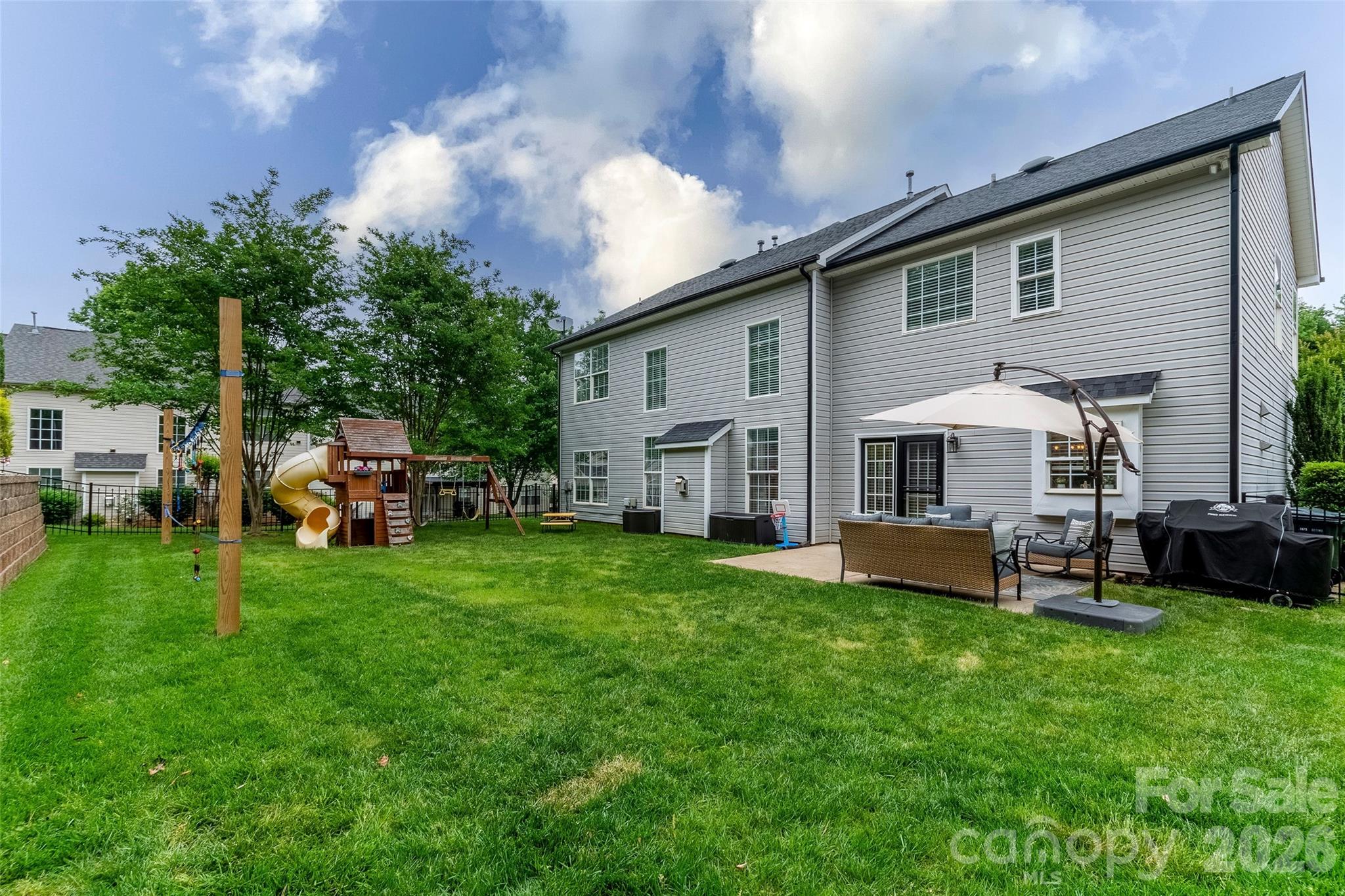 16027 Grafham Circle — Huntersville