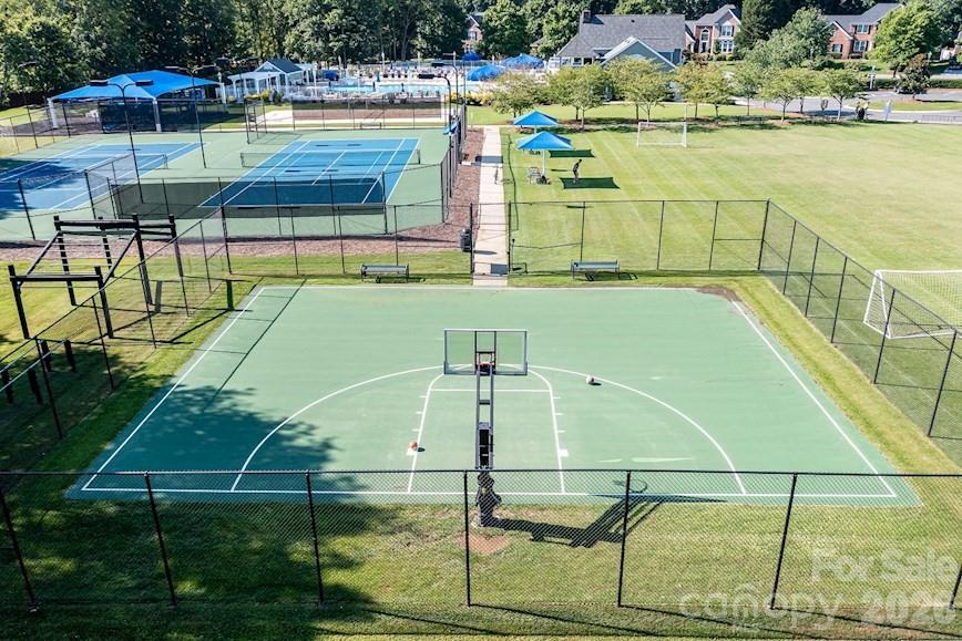 16027 Grafham Circle — Huntersville