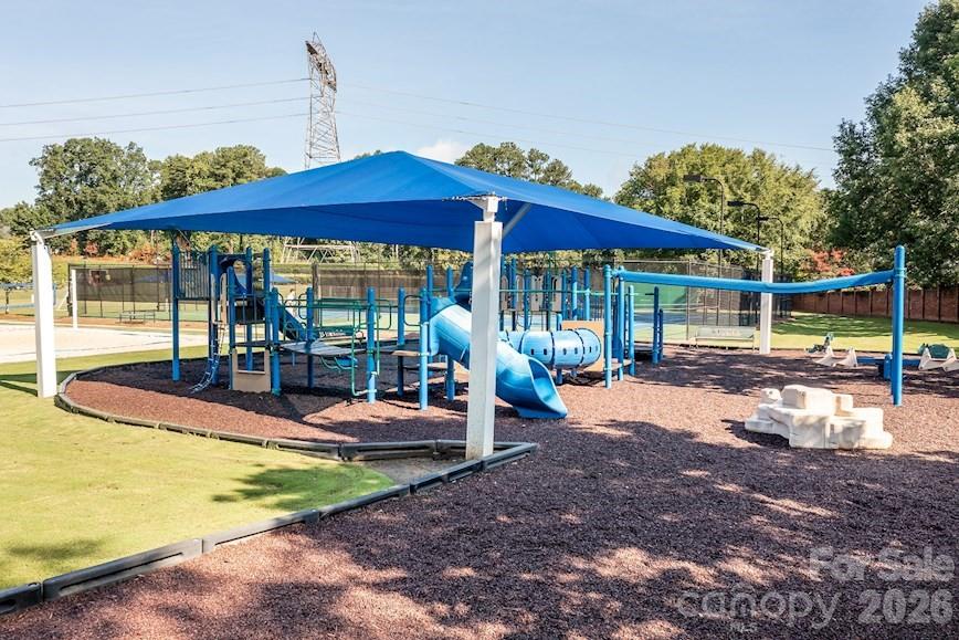 16027 Grafham Circle — Huntersville