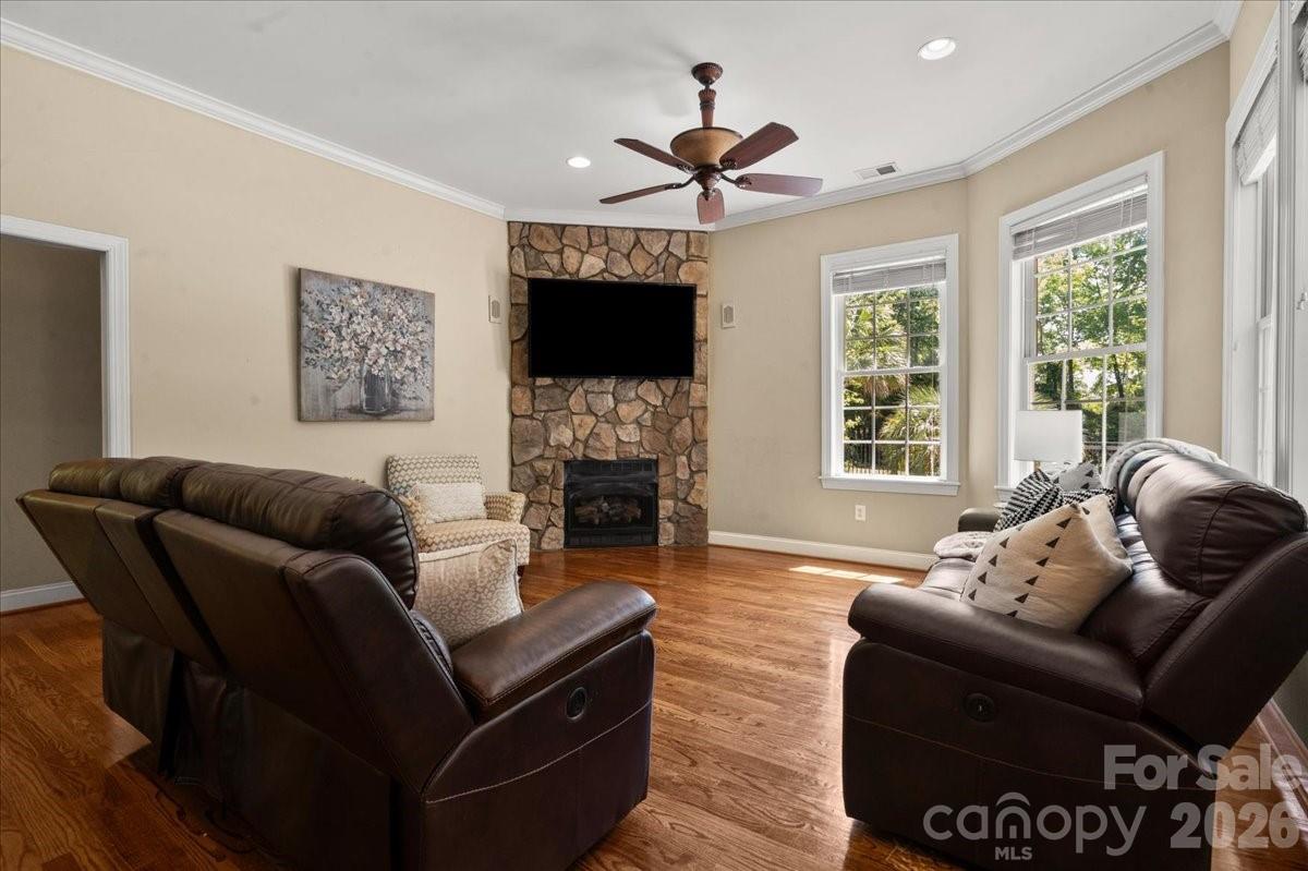 411 Chapman Street — Chesterfield