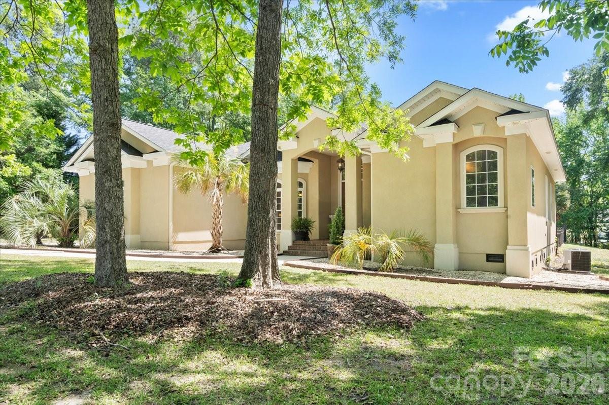 411 Chapman Street — Chesterfield