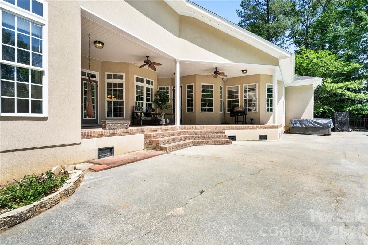 411 Chapman Street — Chesterfield
