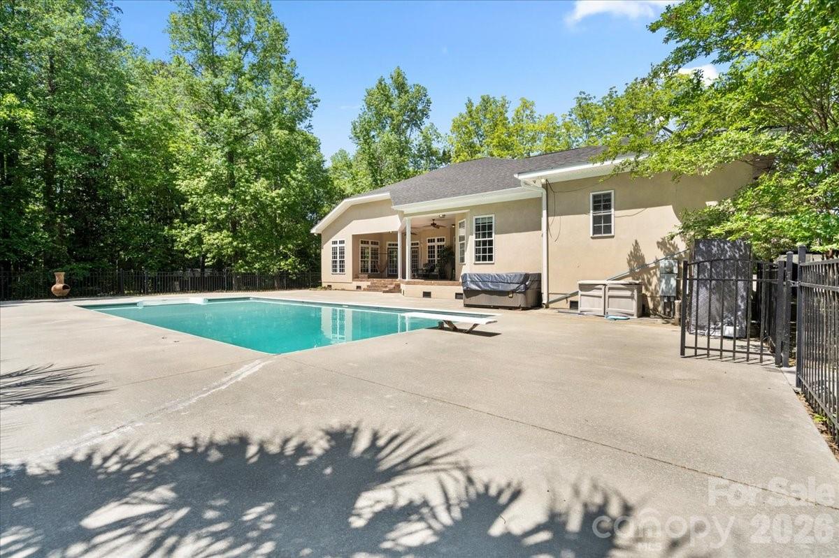 411 Chapman Street — Chesterfield