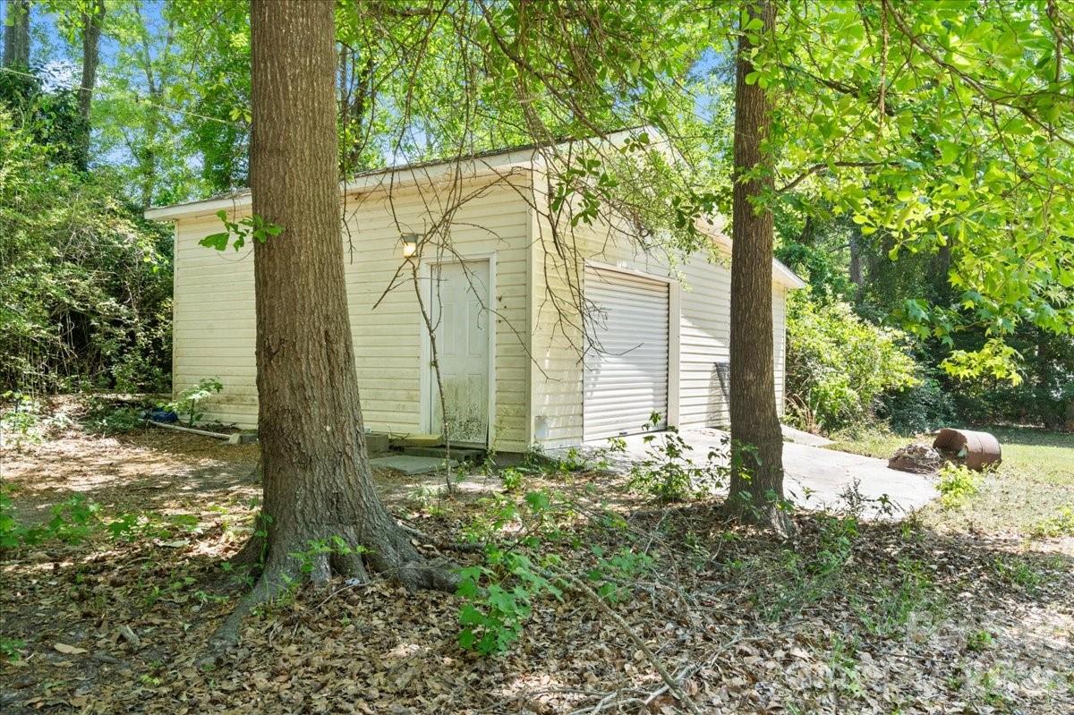 411 Chapman Street — Chesterfield