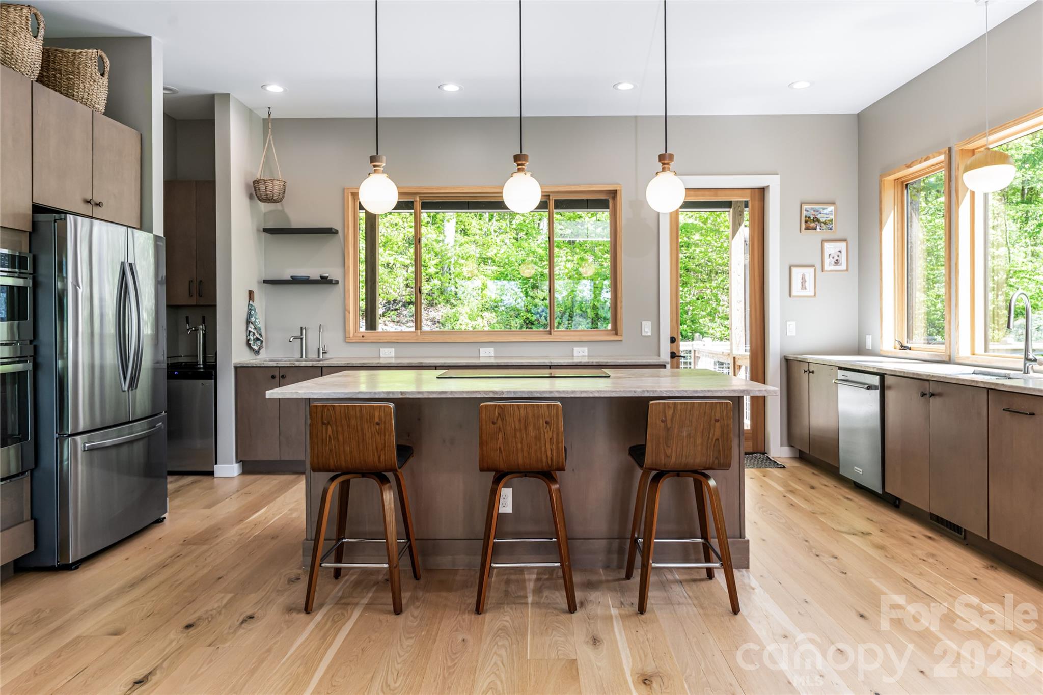 77 Mcintyre Drive — Asheville