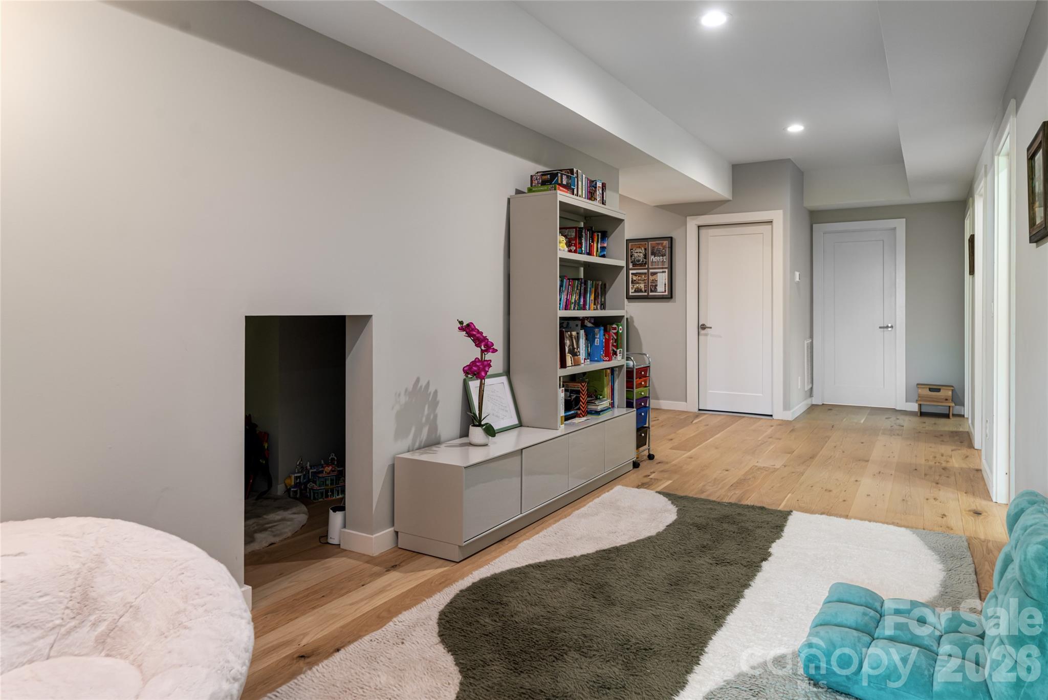 77 Mcintyre Drive — Asheville