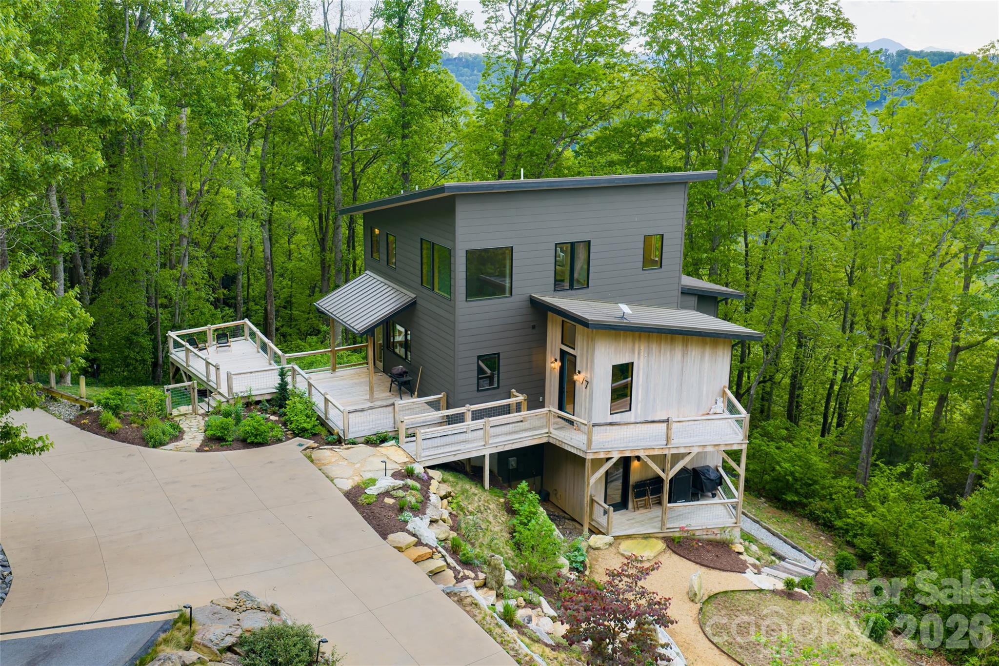 77 Mcintyre Drive — Asheville