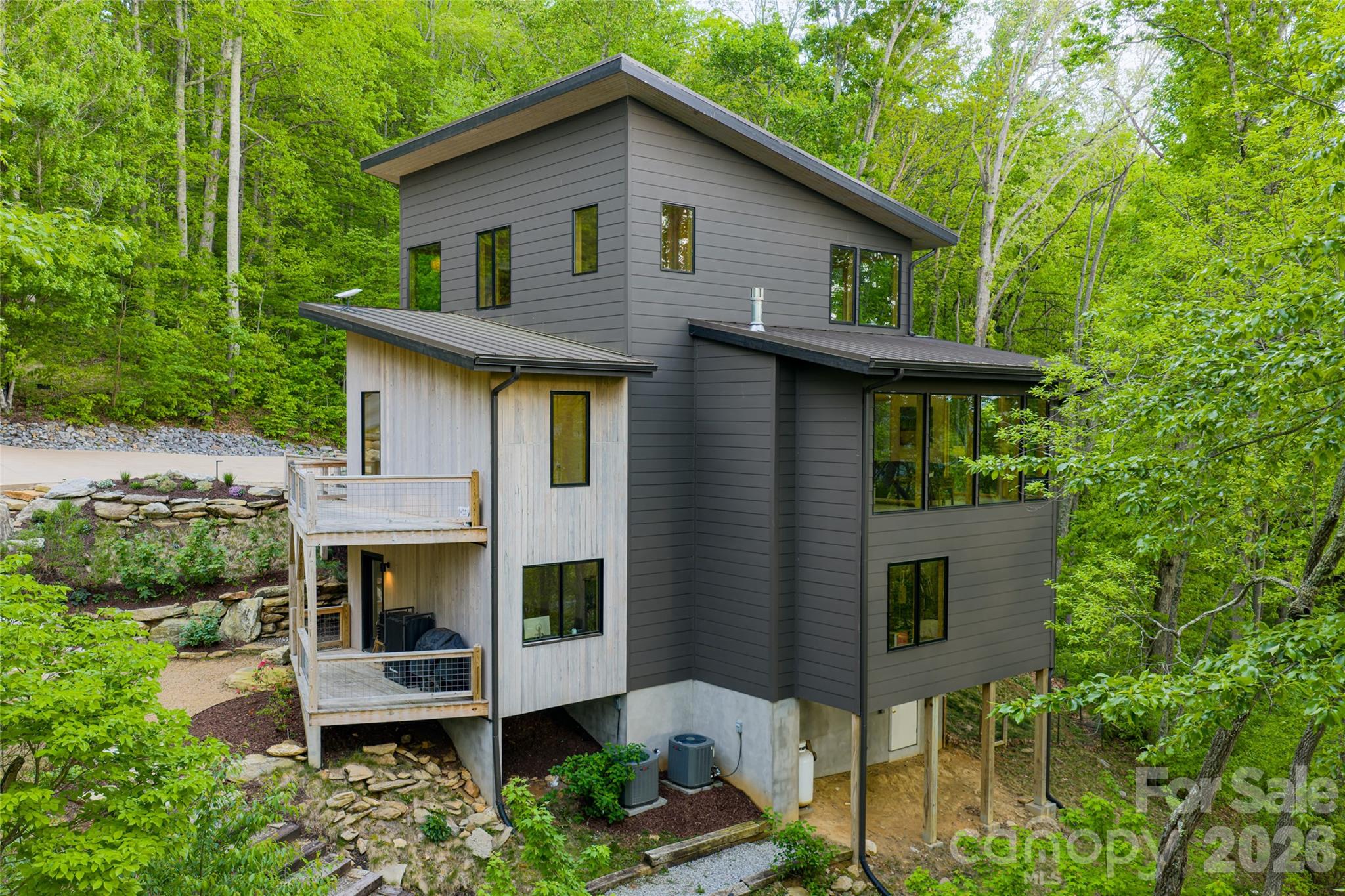 77 Mcintyre Drive — Asheville