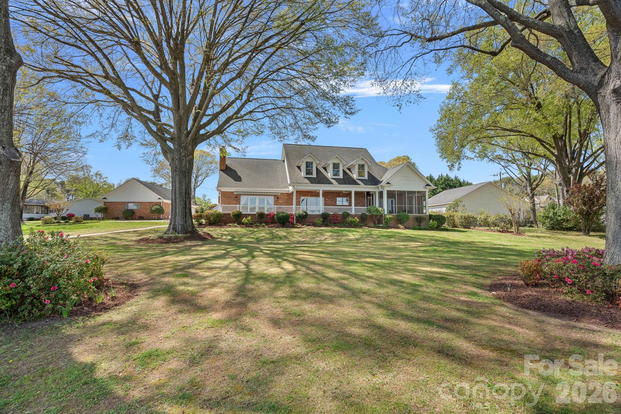 223 Wilson Lake Road — Mooresville