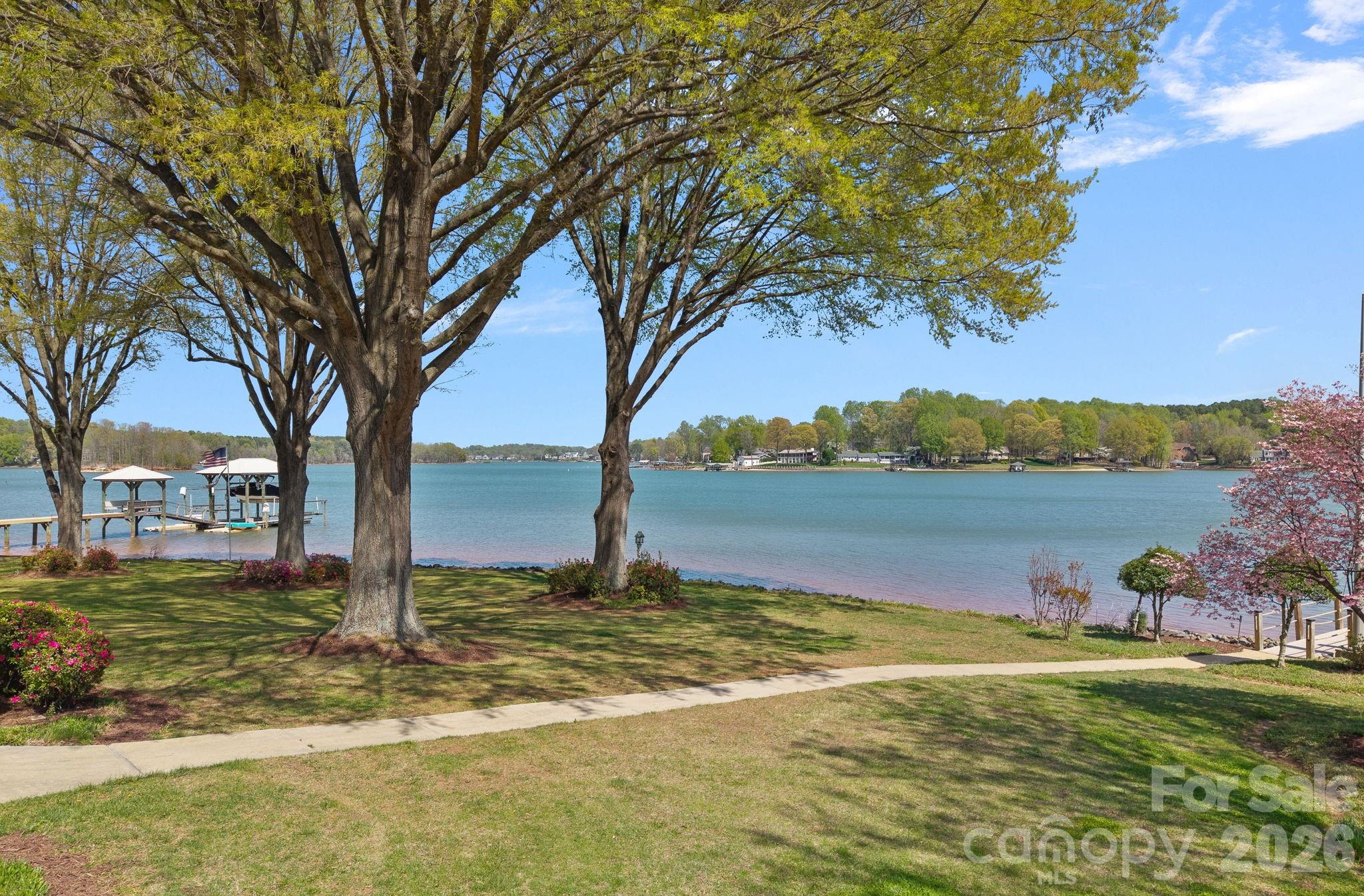223 Wilson Lake Road — Mooresville
