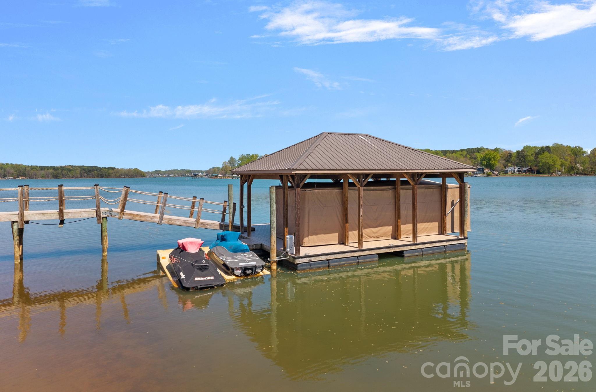 223 Wilson Lake Road — Mooresville