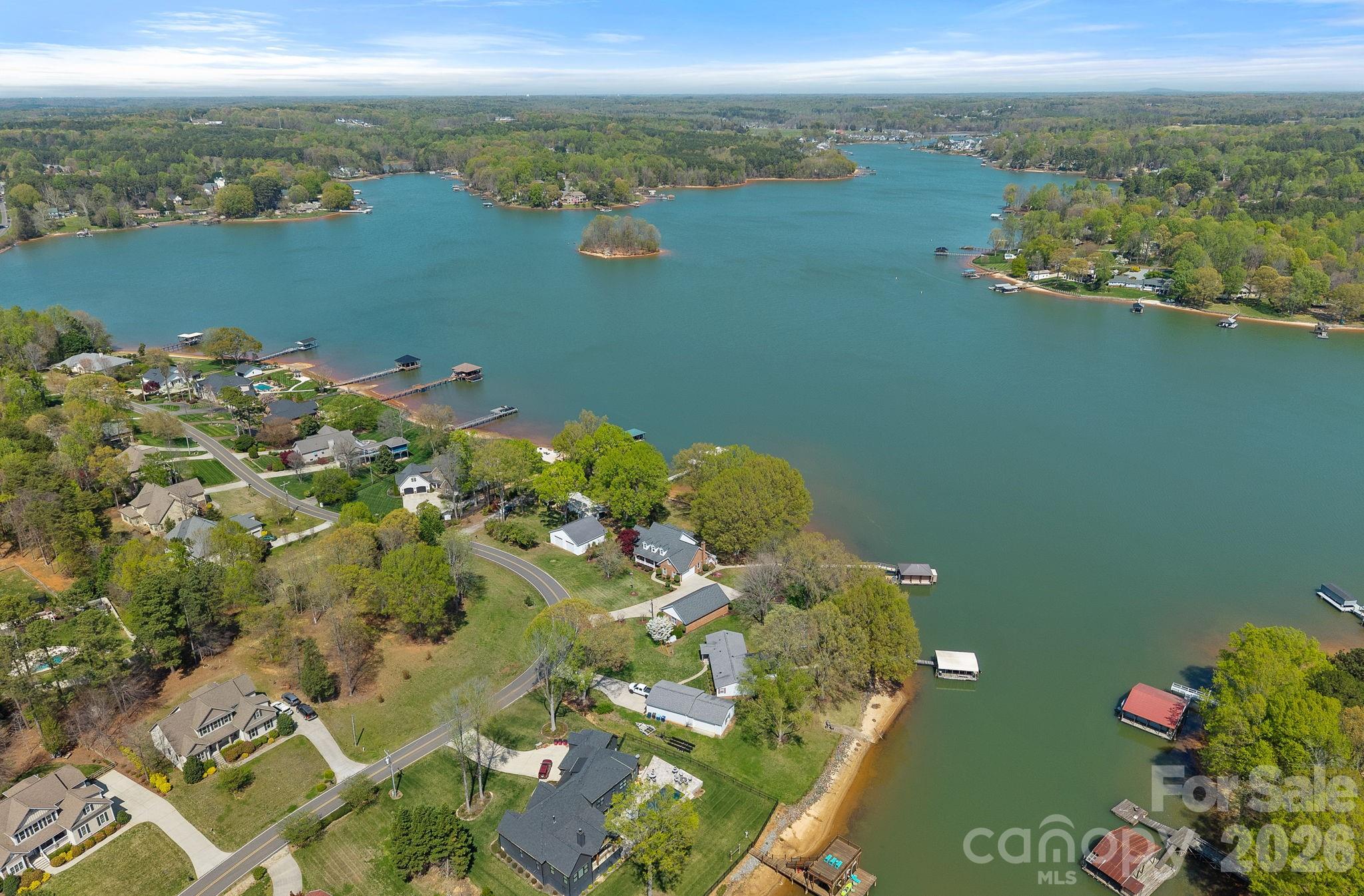 223 Wilson Lake Road — Mooresville