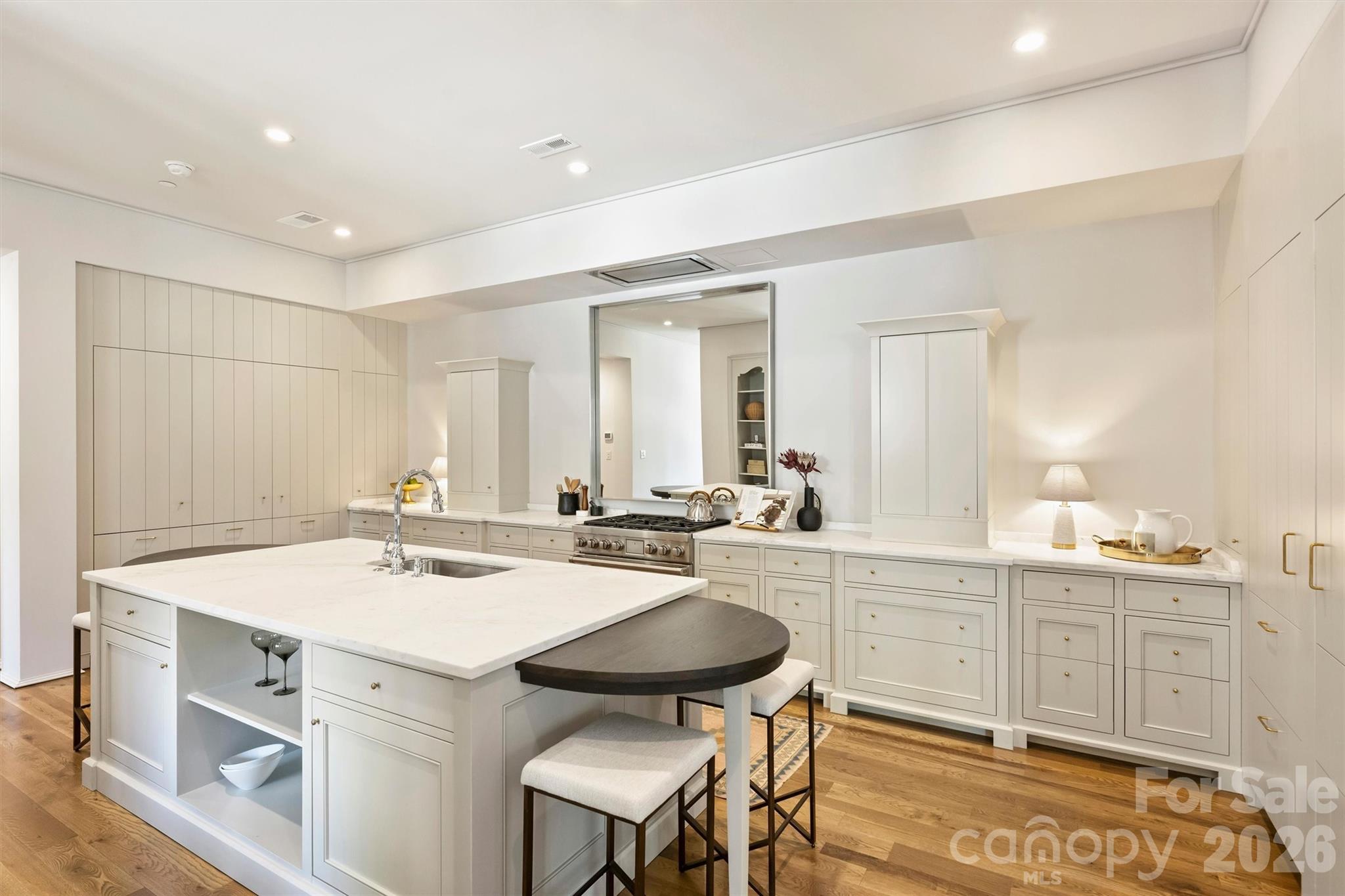 1170 Queens Road — Charlotte