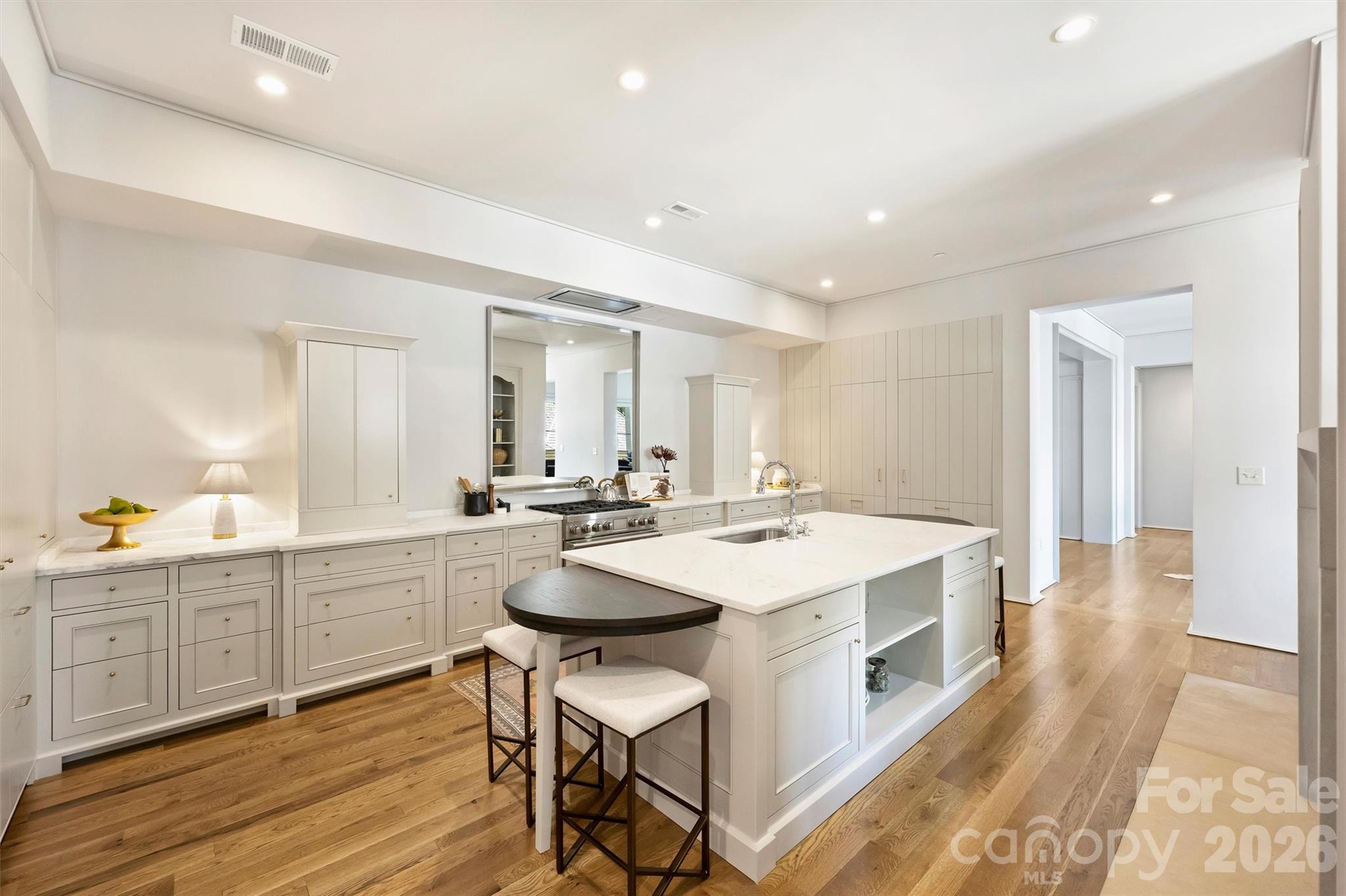 1170 Queens Road — Charlotte
