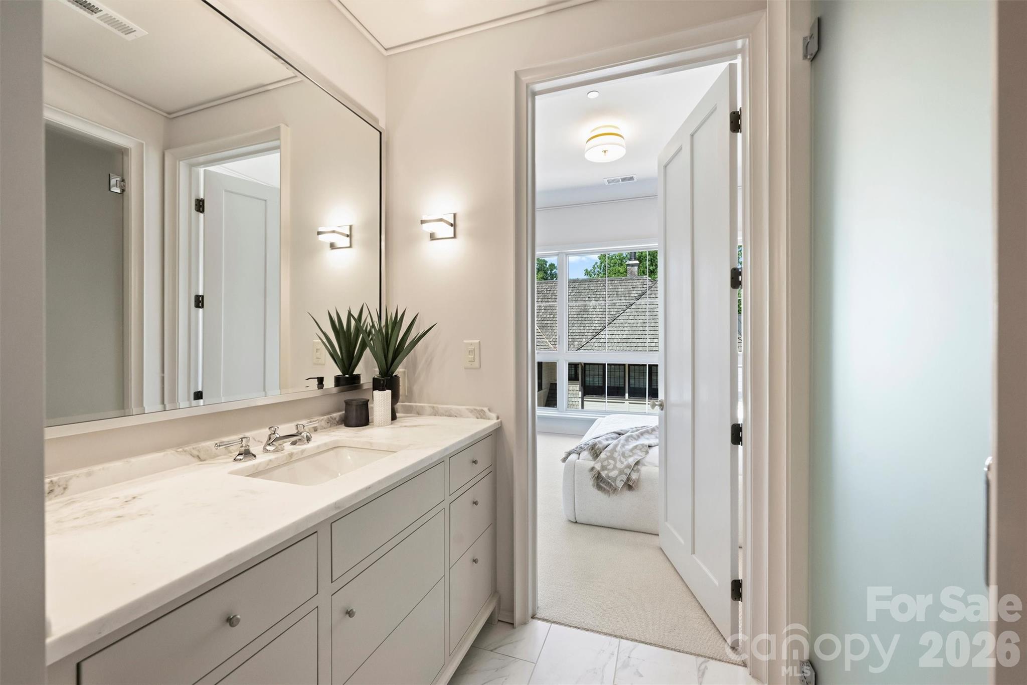 1170 Queens Road — Charlotte