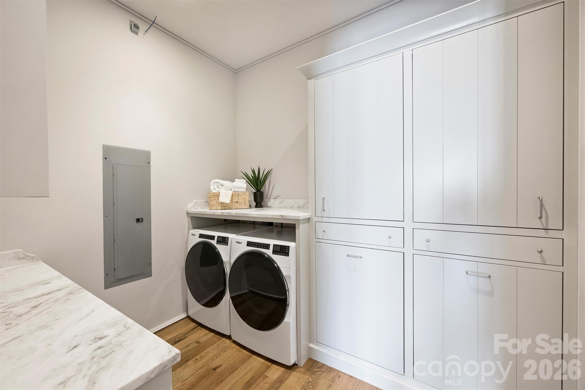 1170 Queens Road — Charlotte