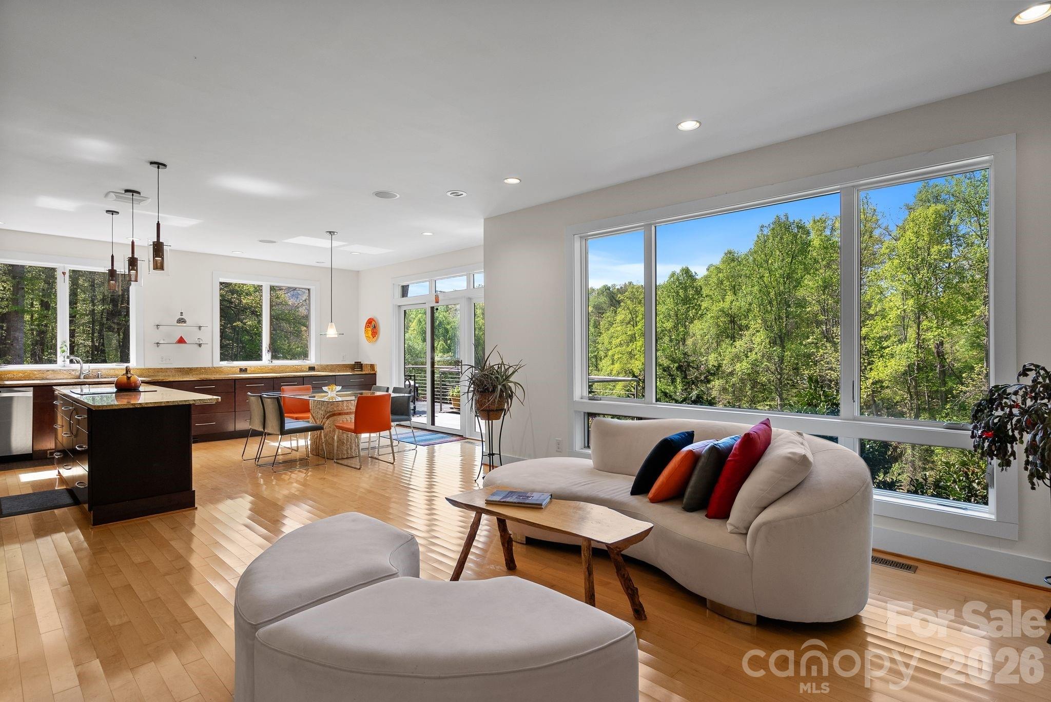 404 Amanda Drive — Mars Hill