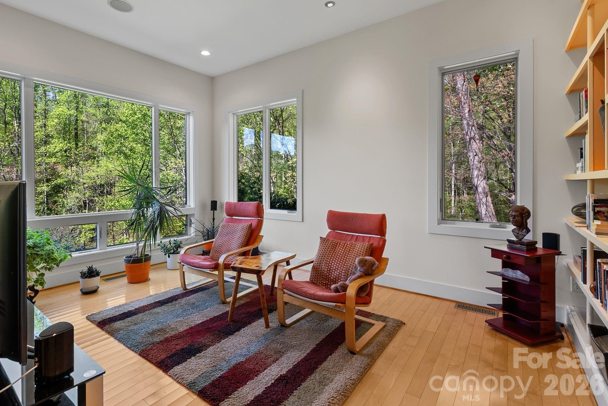 404 Amanda Drive — Mars Hill