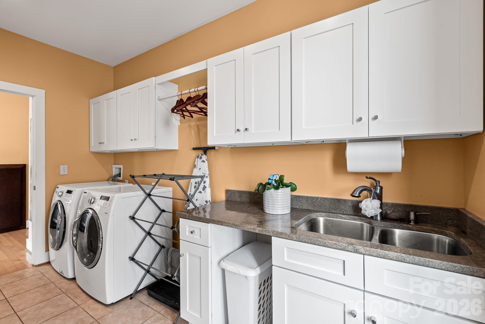 404 Amanda Drive — Mars Hill