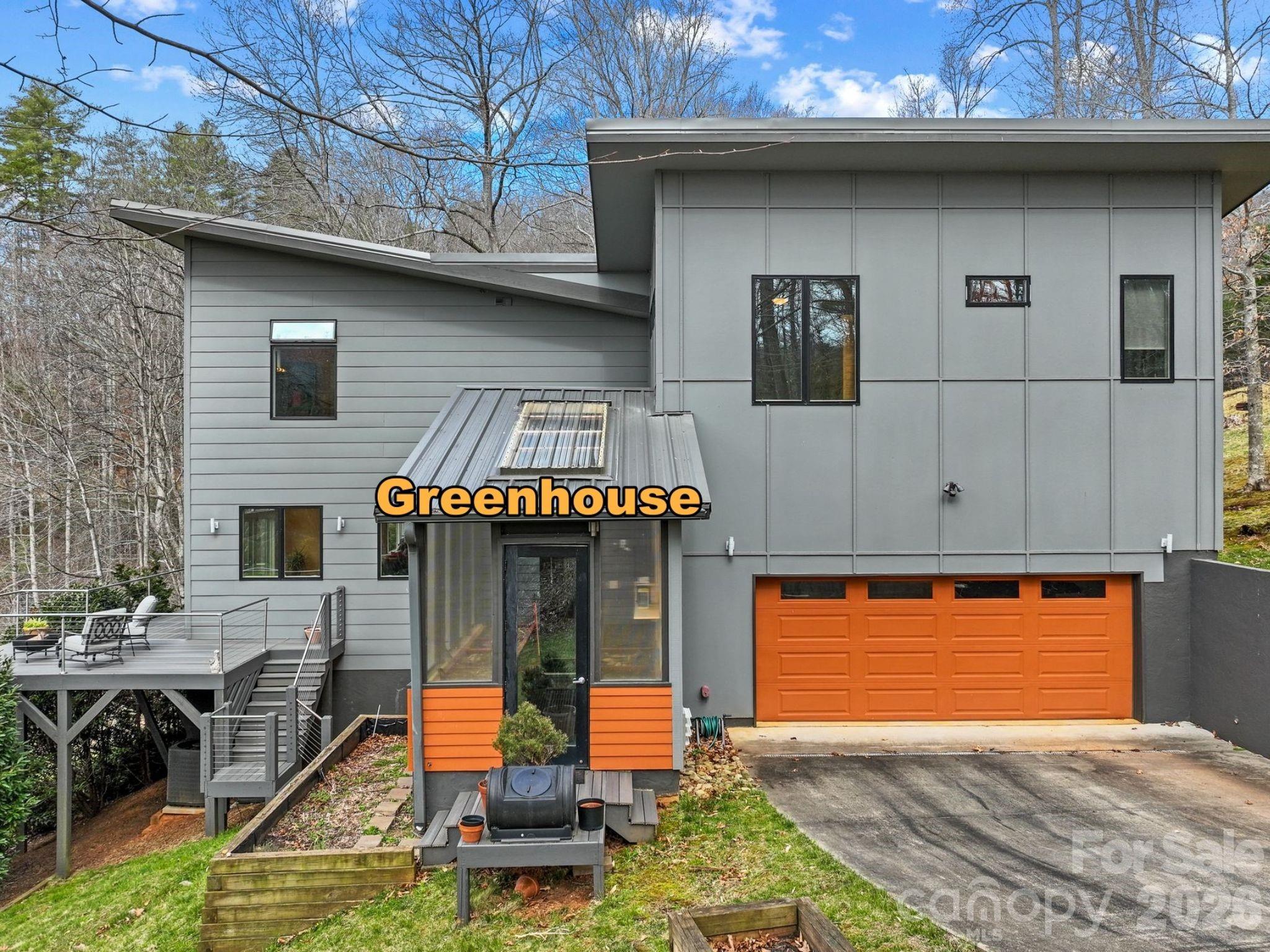 404 Amanda Drive — Mars Hill
