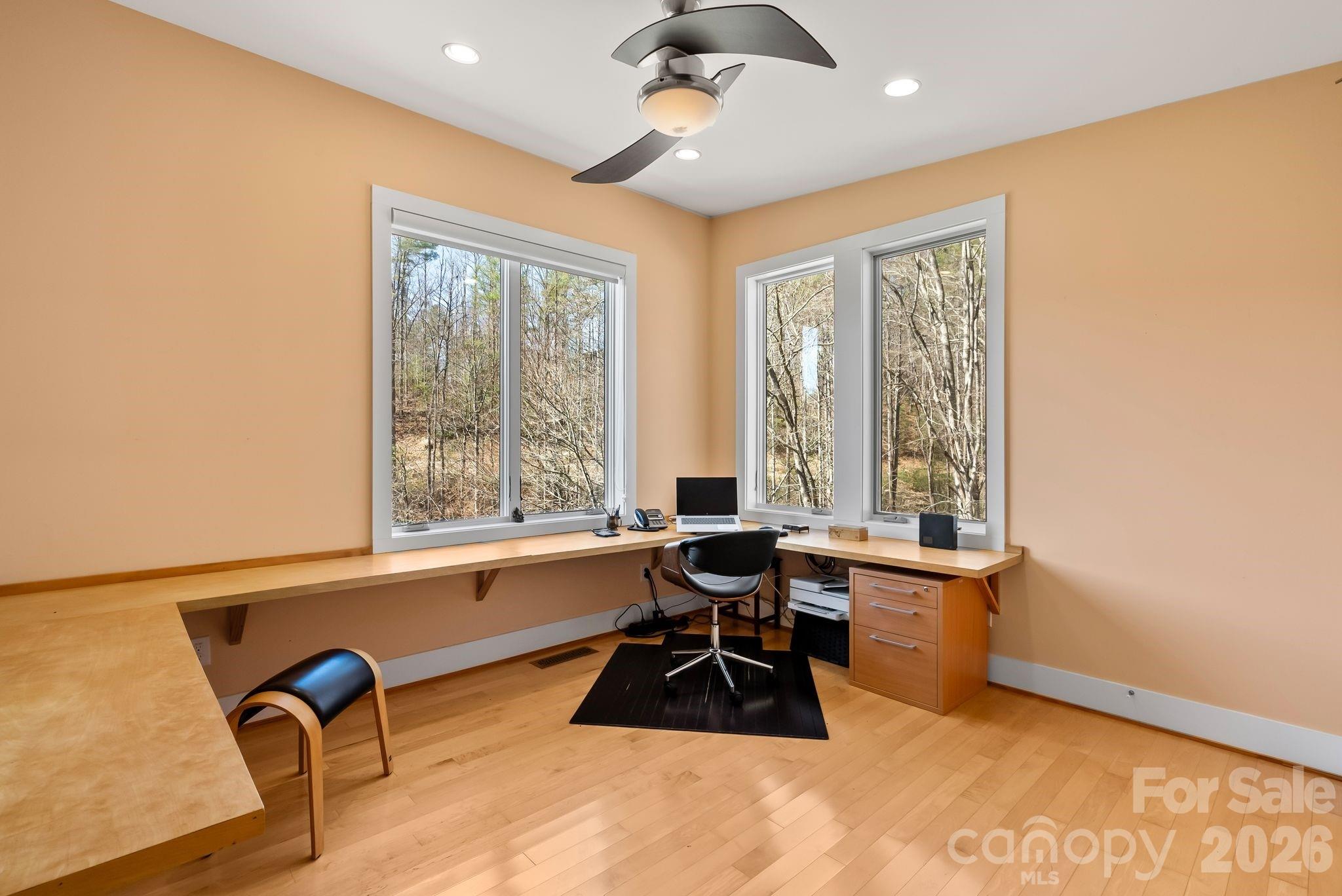 404 Amanda Drive — Mars Hill
