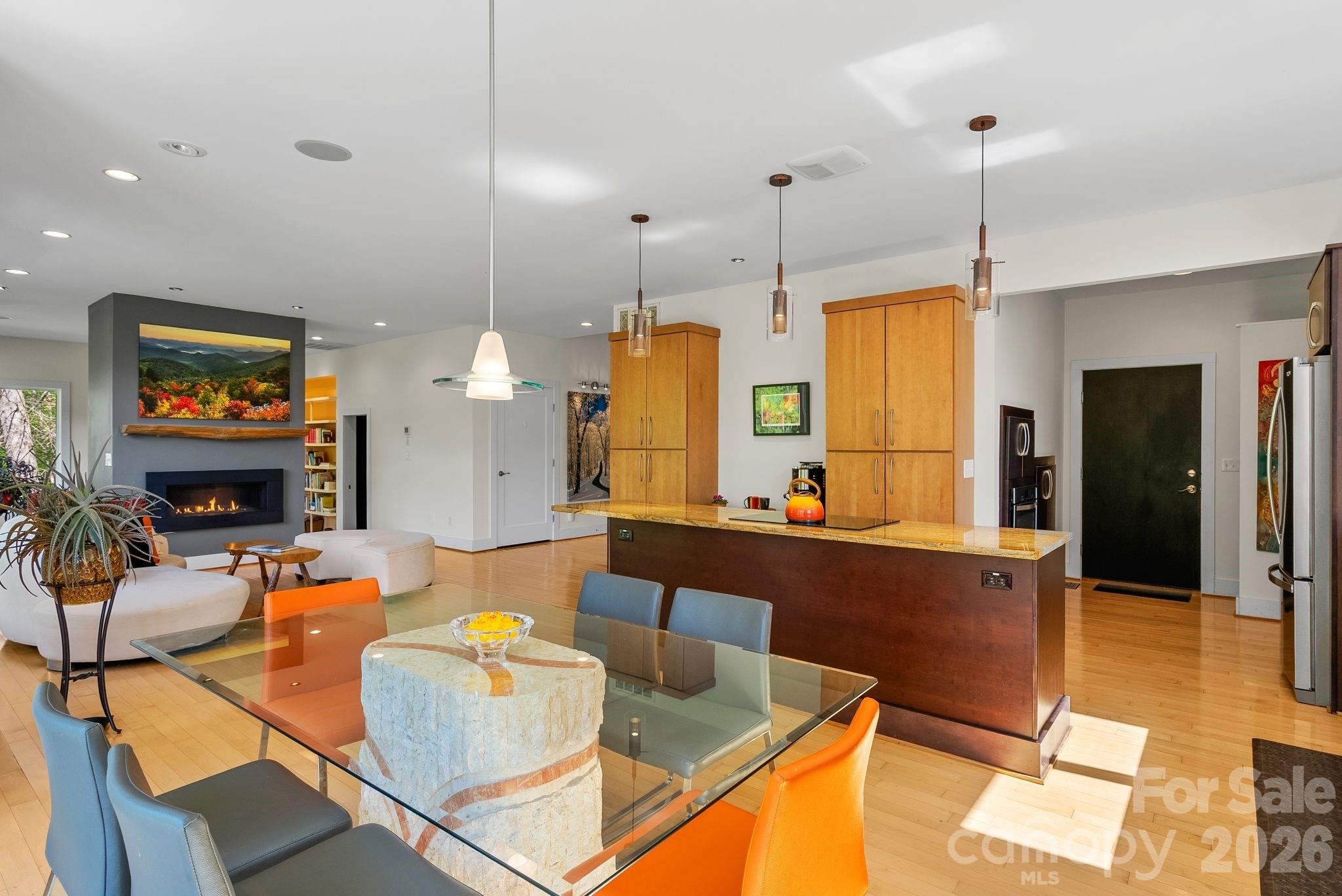 404 Amanda Drive — Mars Hill