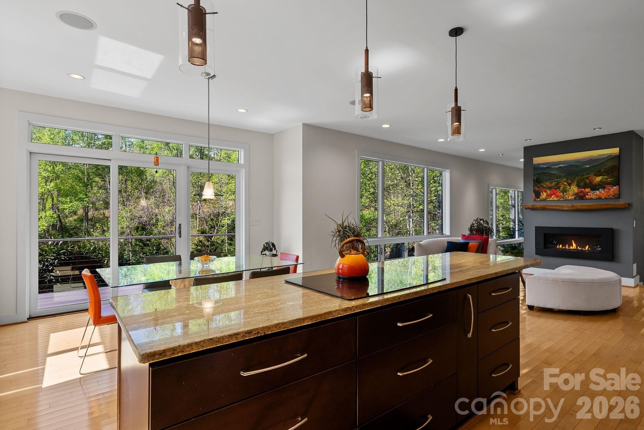 404 Amanda Drive — Mars Hill