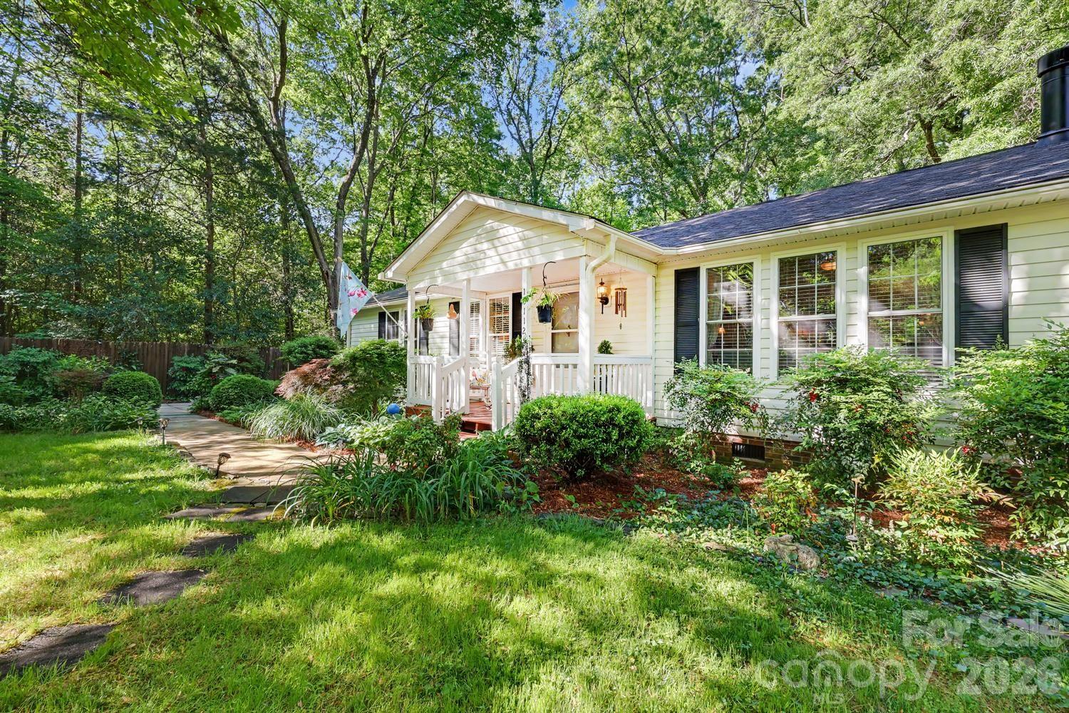 10112 Idlewild Road — Matthews