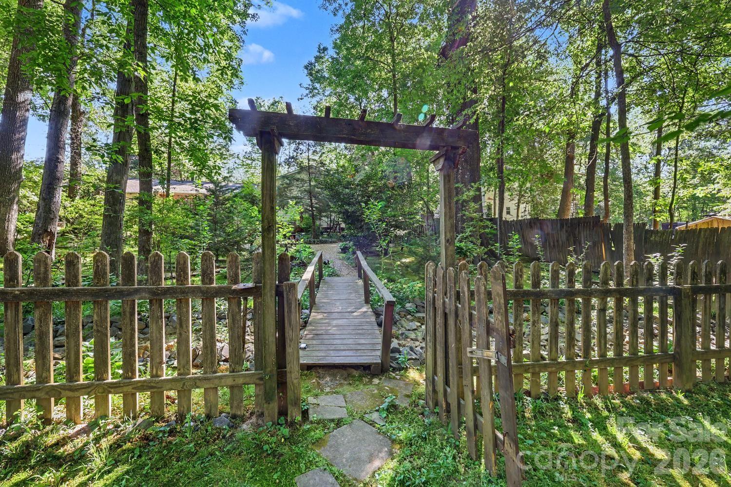 10112 Idlewild Road — Matthews