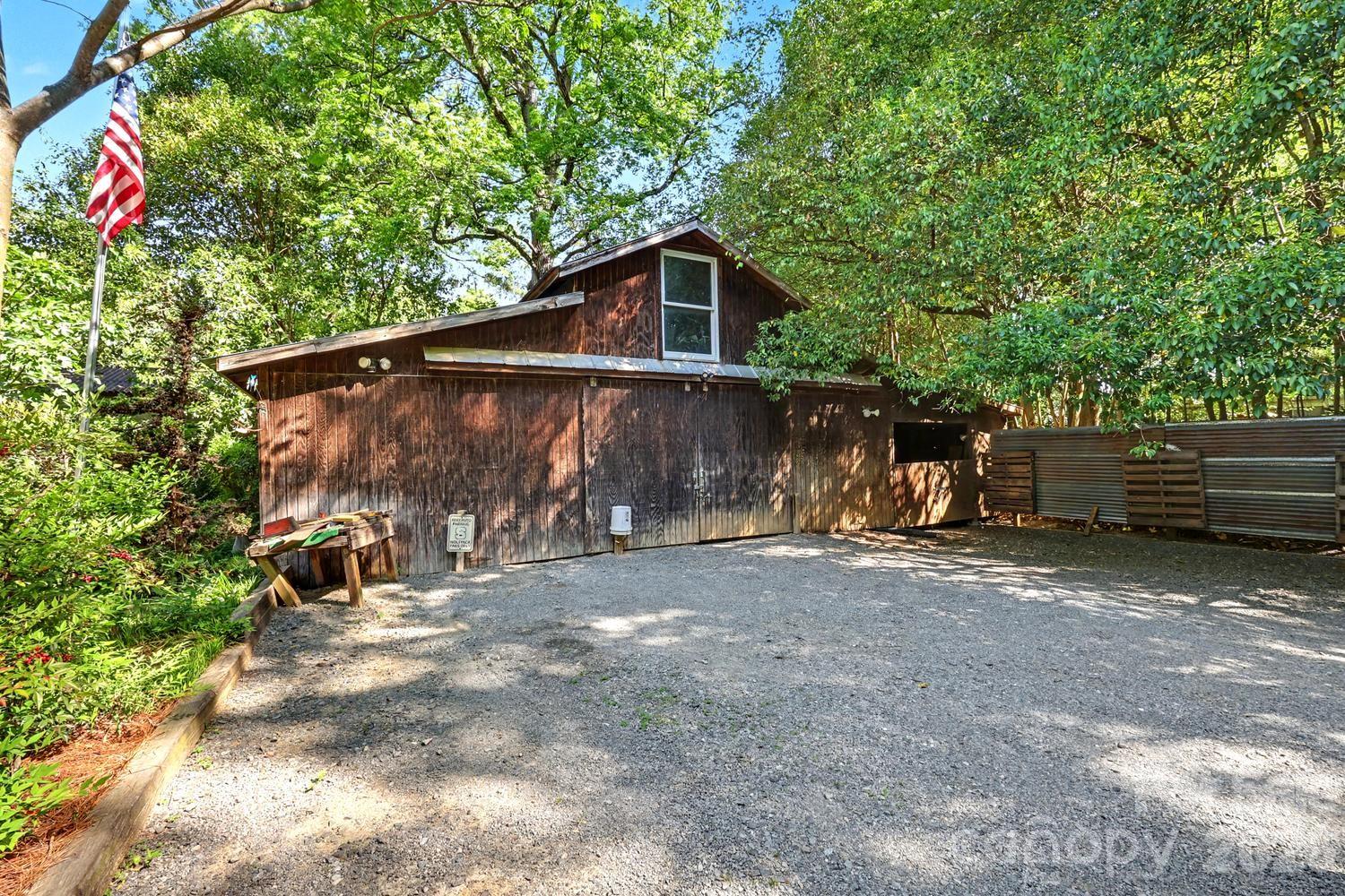 10112 Idlewild Road — Matthews
