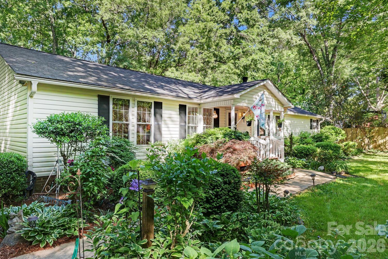 10112 Idlewild Road — Matthews