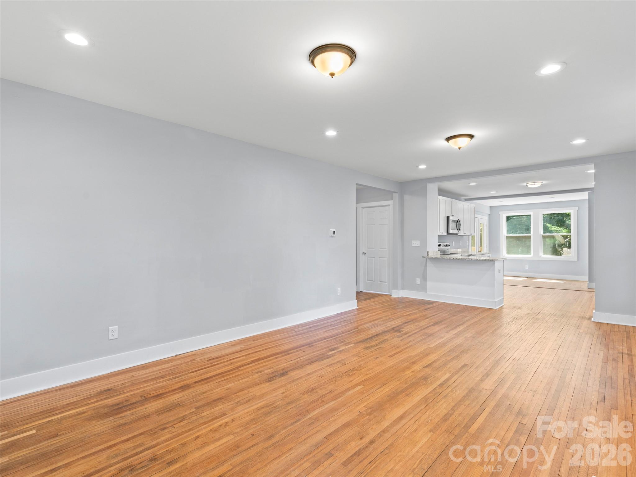 926 W Chapel Road — Asheville