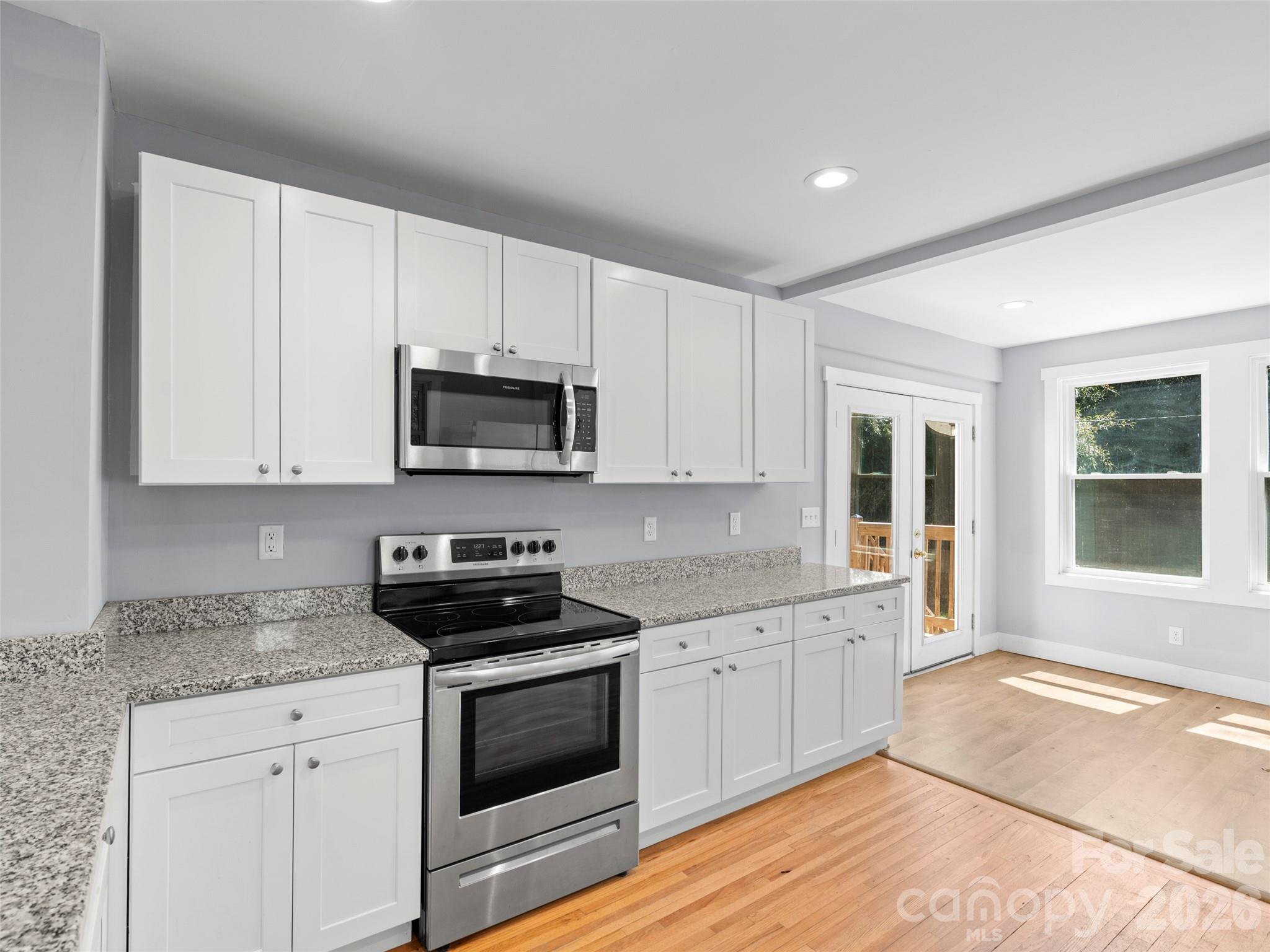 926 W Chapel Road — Asheville
