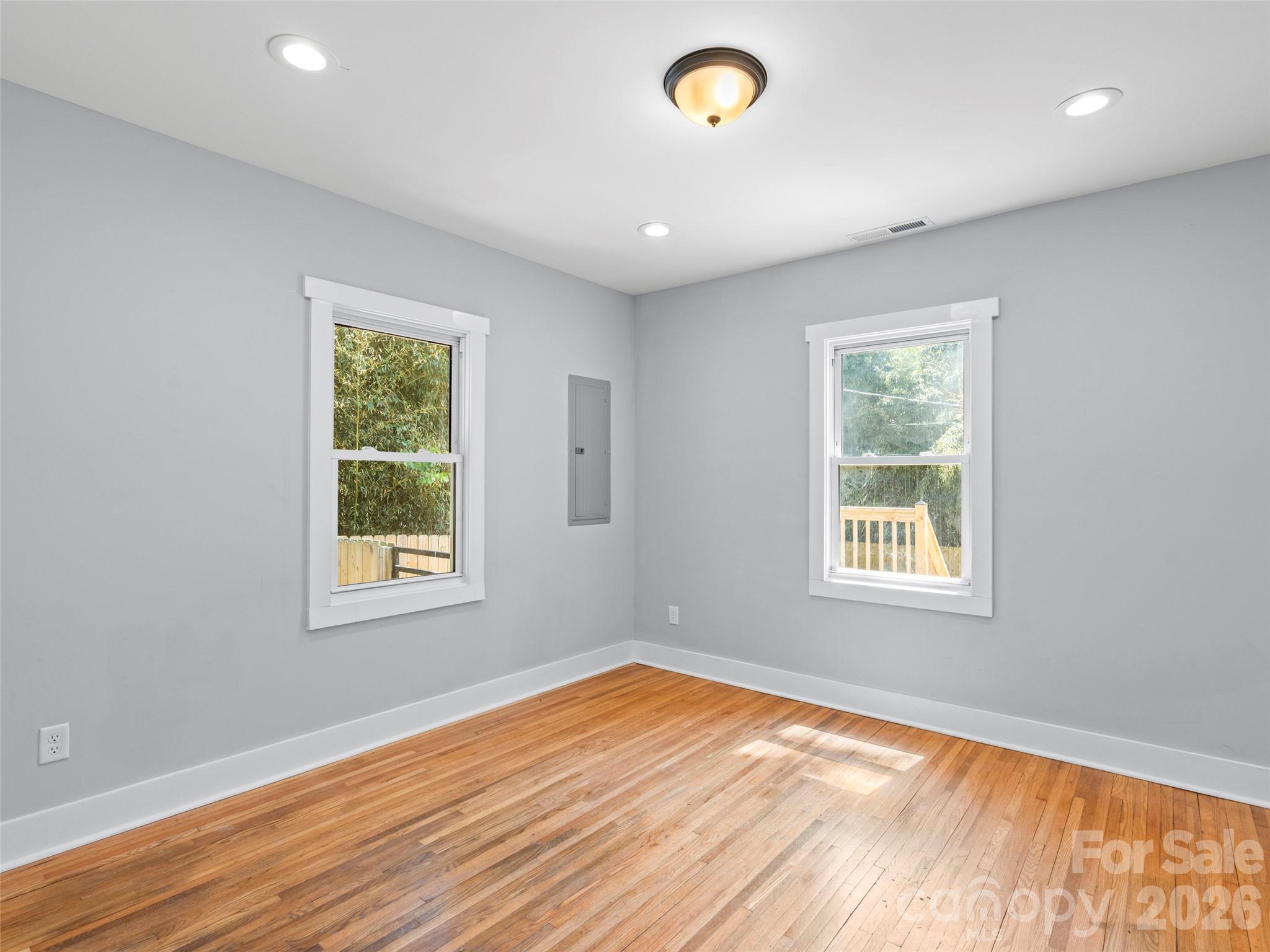 926 W Chapel Road — Asheville