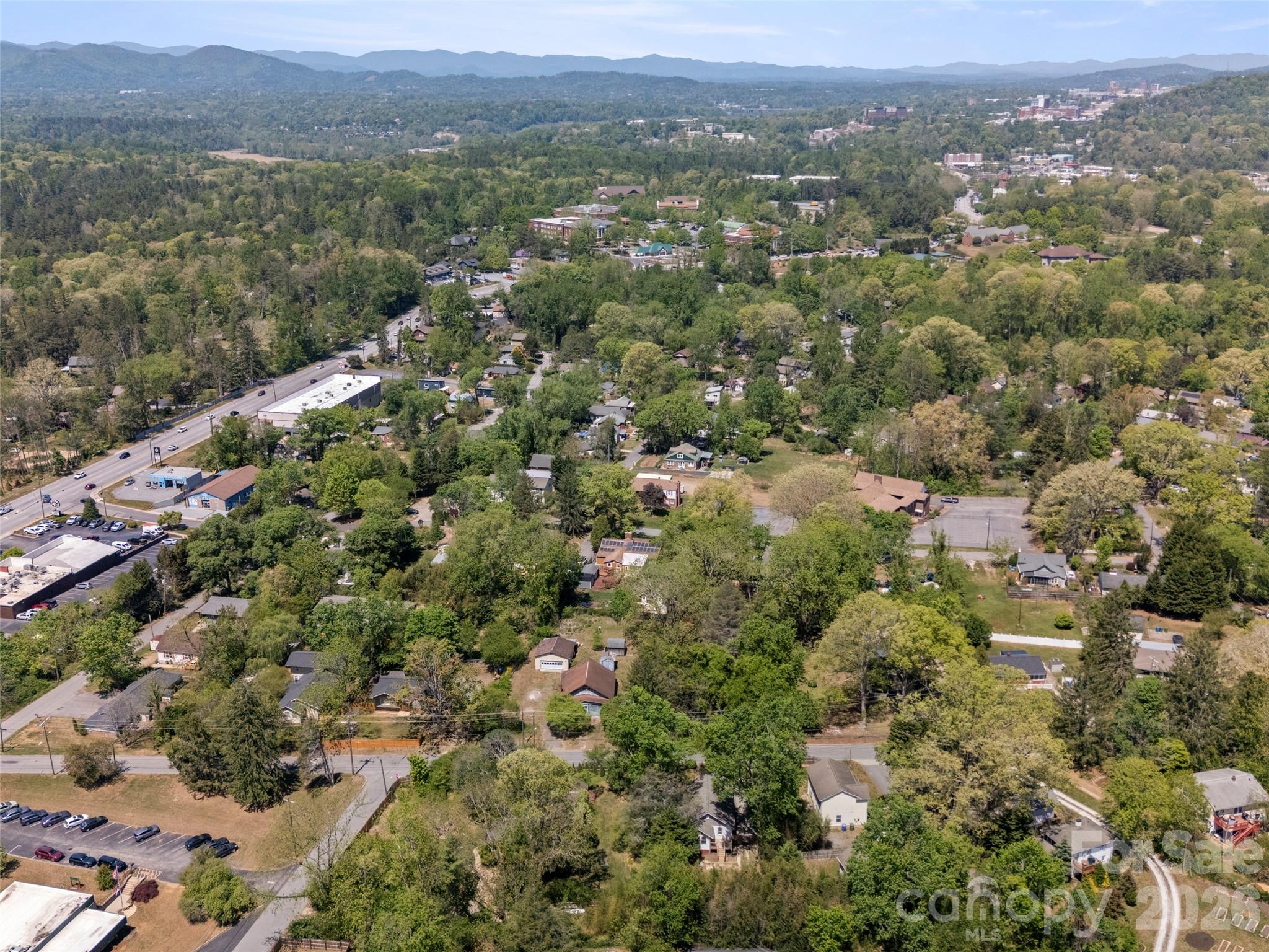 926 W Chapel Road — Asheville