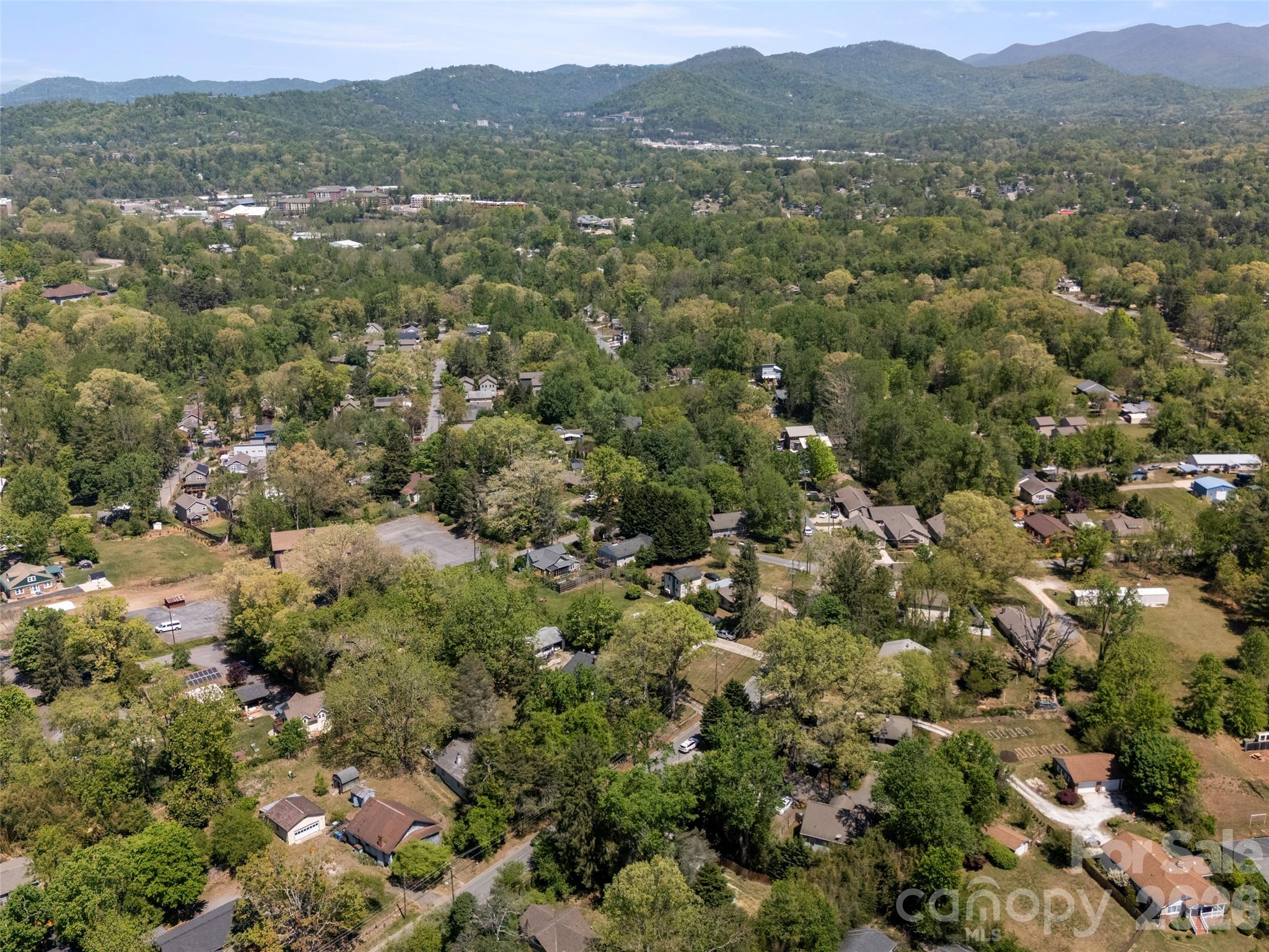 926 W Chapel Road — Asheville