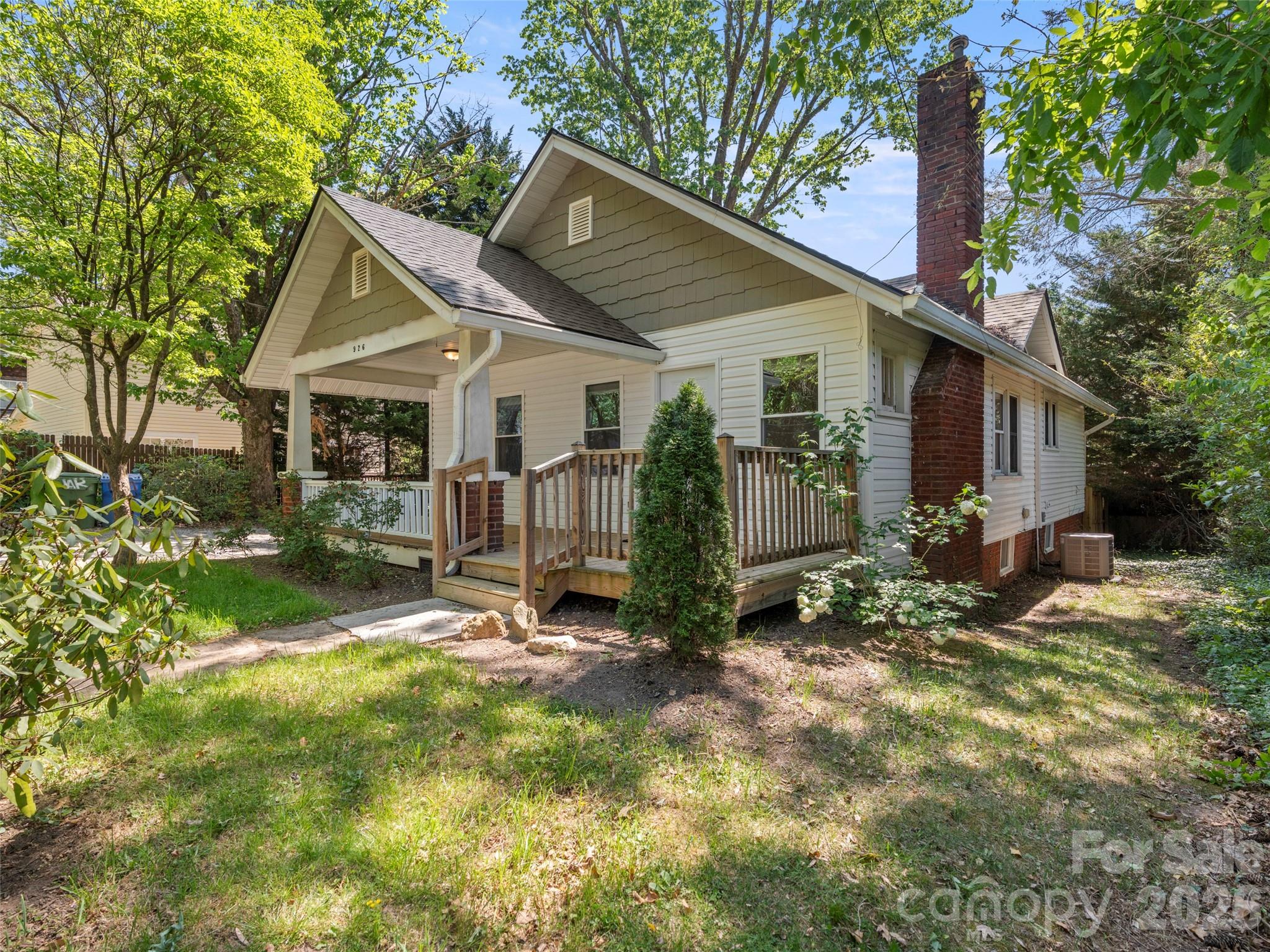 926 W Chapel Road — Asheville