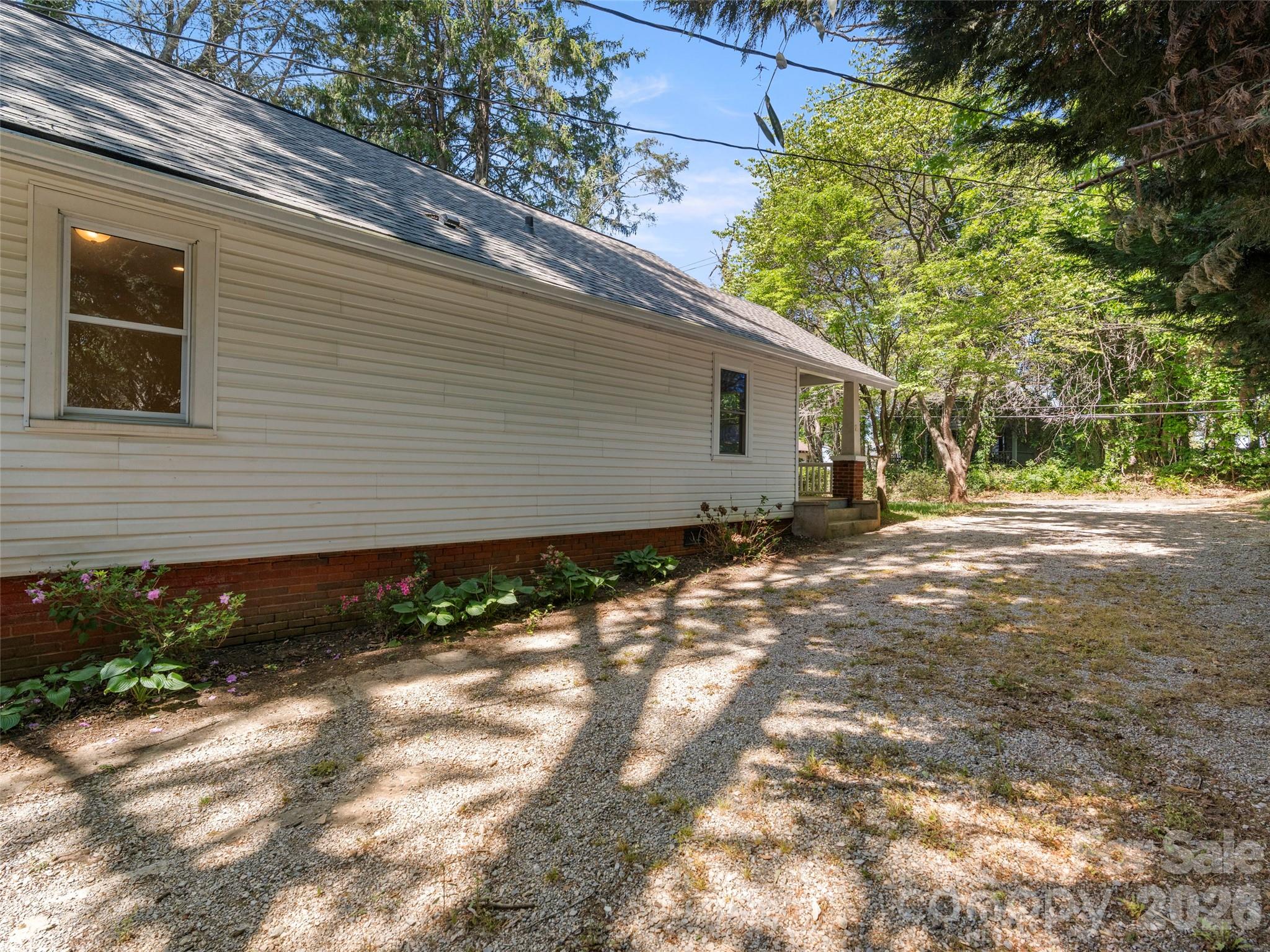 926 W Chapel Road — Asheville