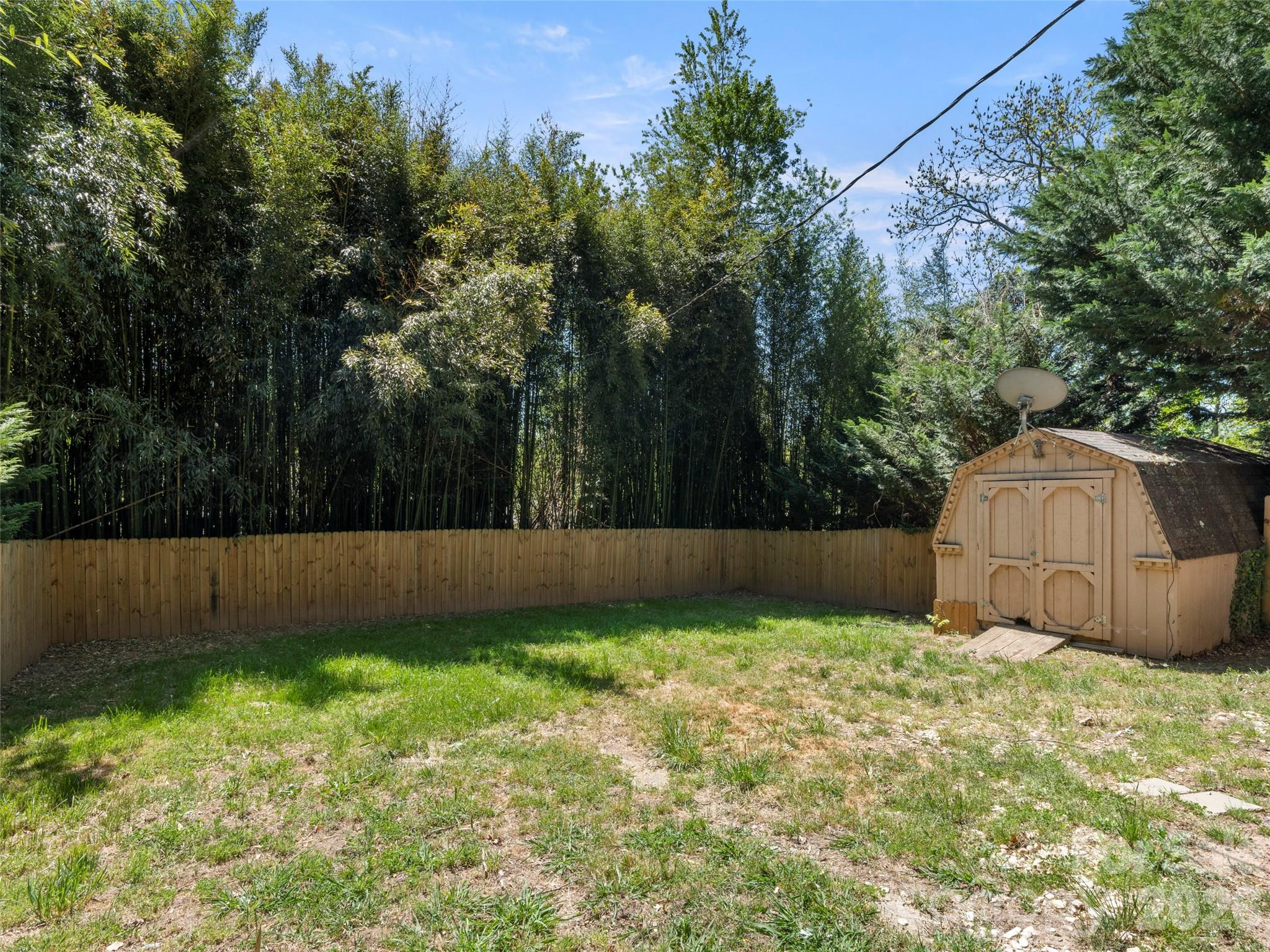 926 W Chapel Road — Asheville