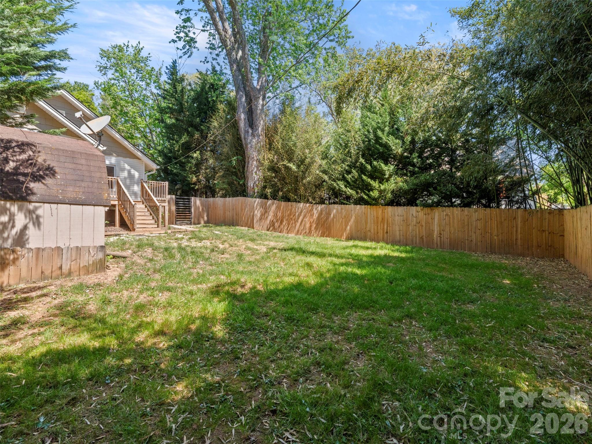 926 W Chapel Road — Asheville