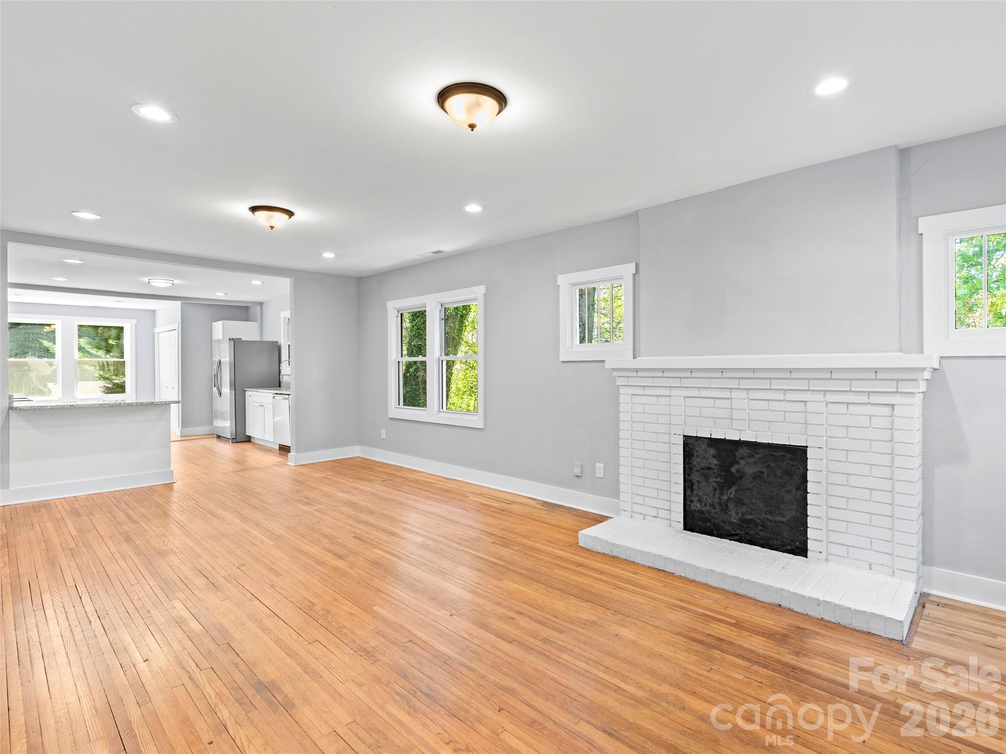 926 W Chapel Road — Asheville